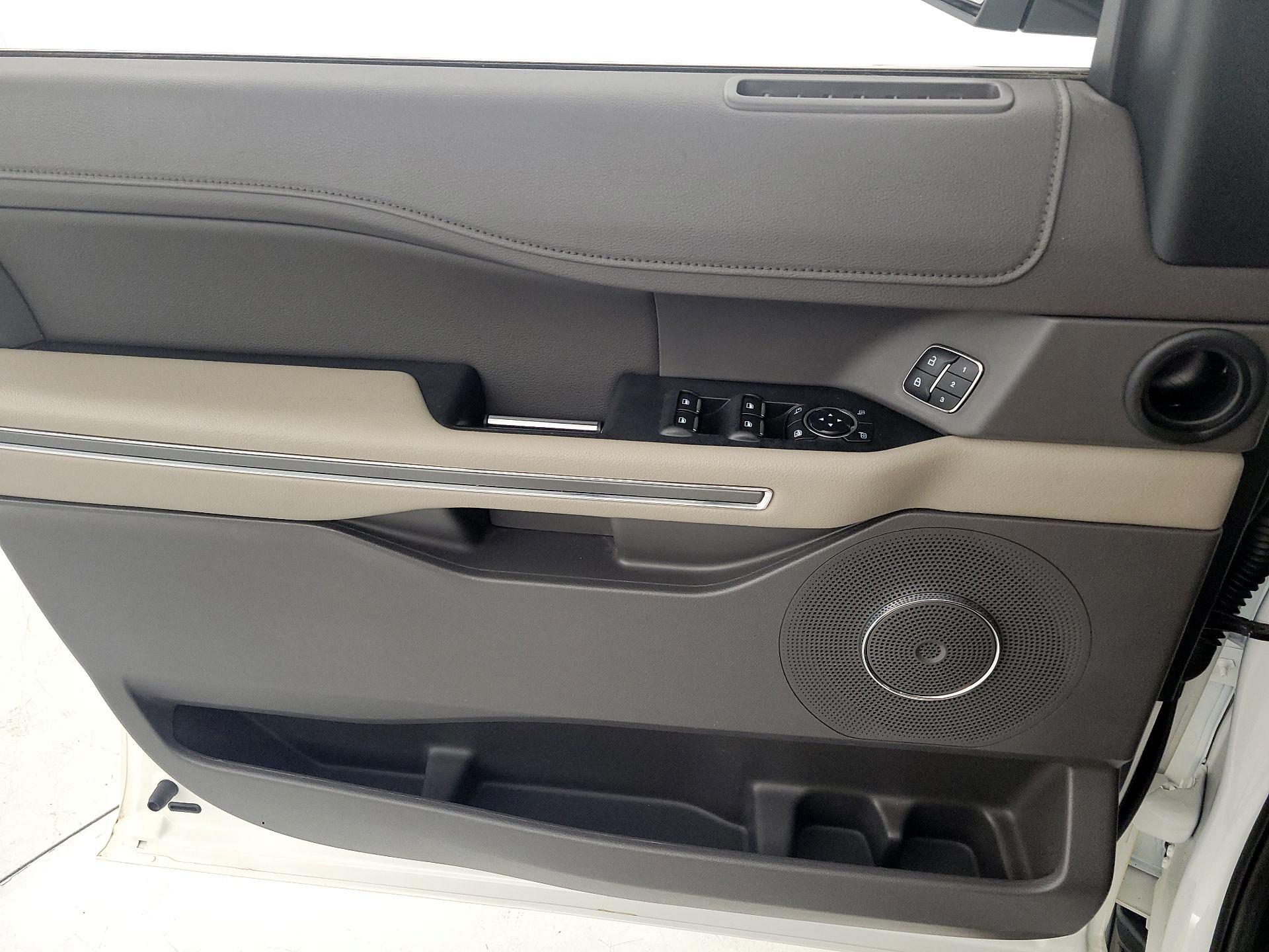 Thumbnail: 2020 Ford Expedition - 12