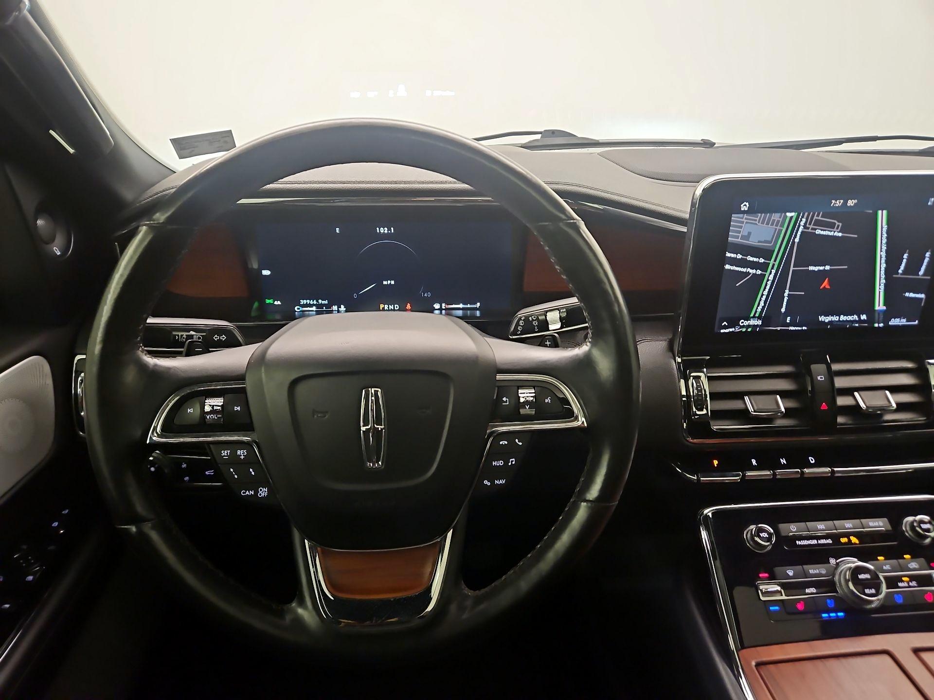 Thumbnail: 2020 Lincoln Navigator - 9