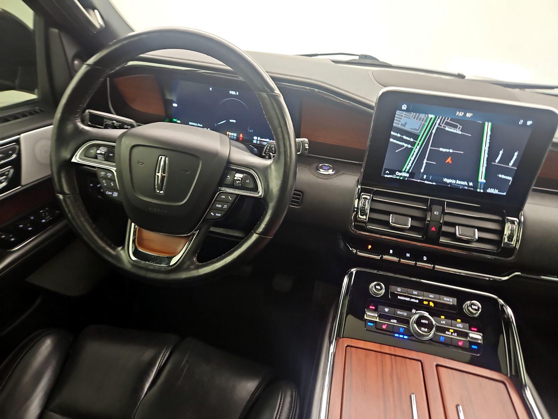 Thumbnail: 2020 Lincoln Navigator - 10