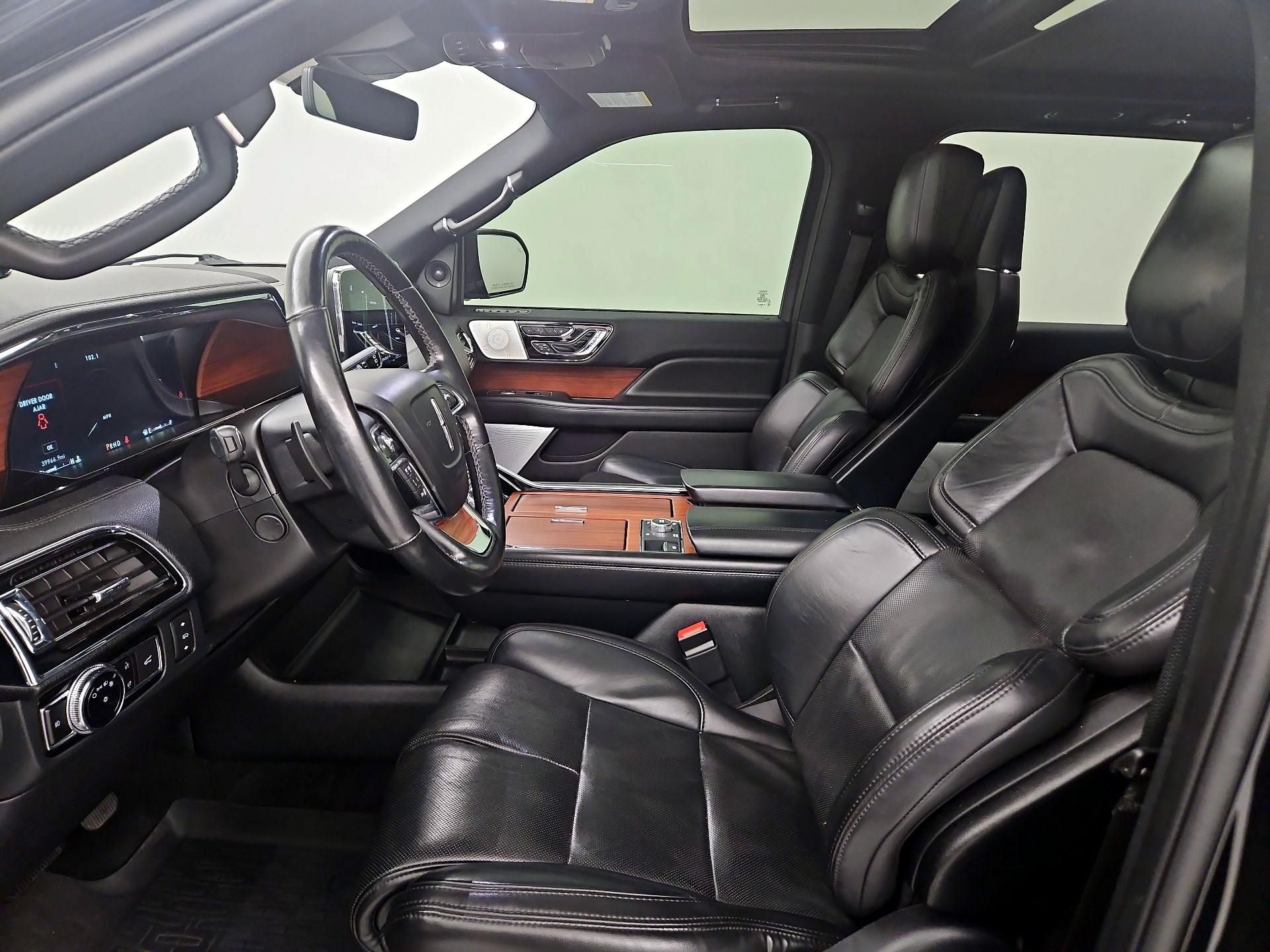 Thumbnail: 2020 Lincoln Navigator - 11