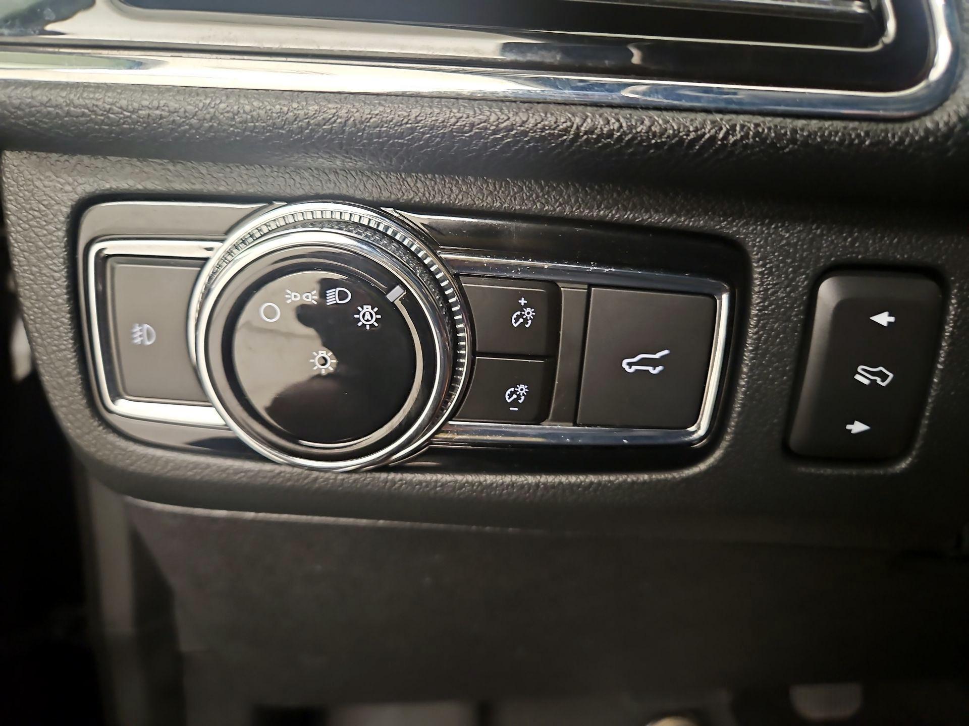 Thumbnail: 2020 Lincoln Navigator - 13