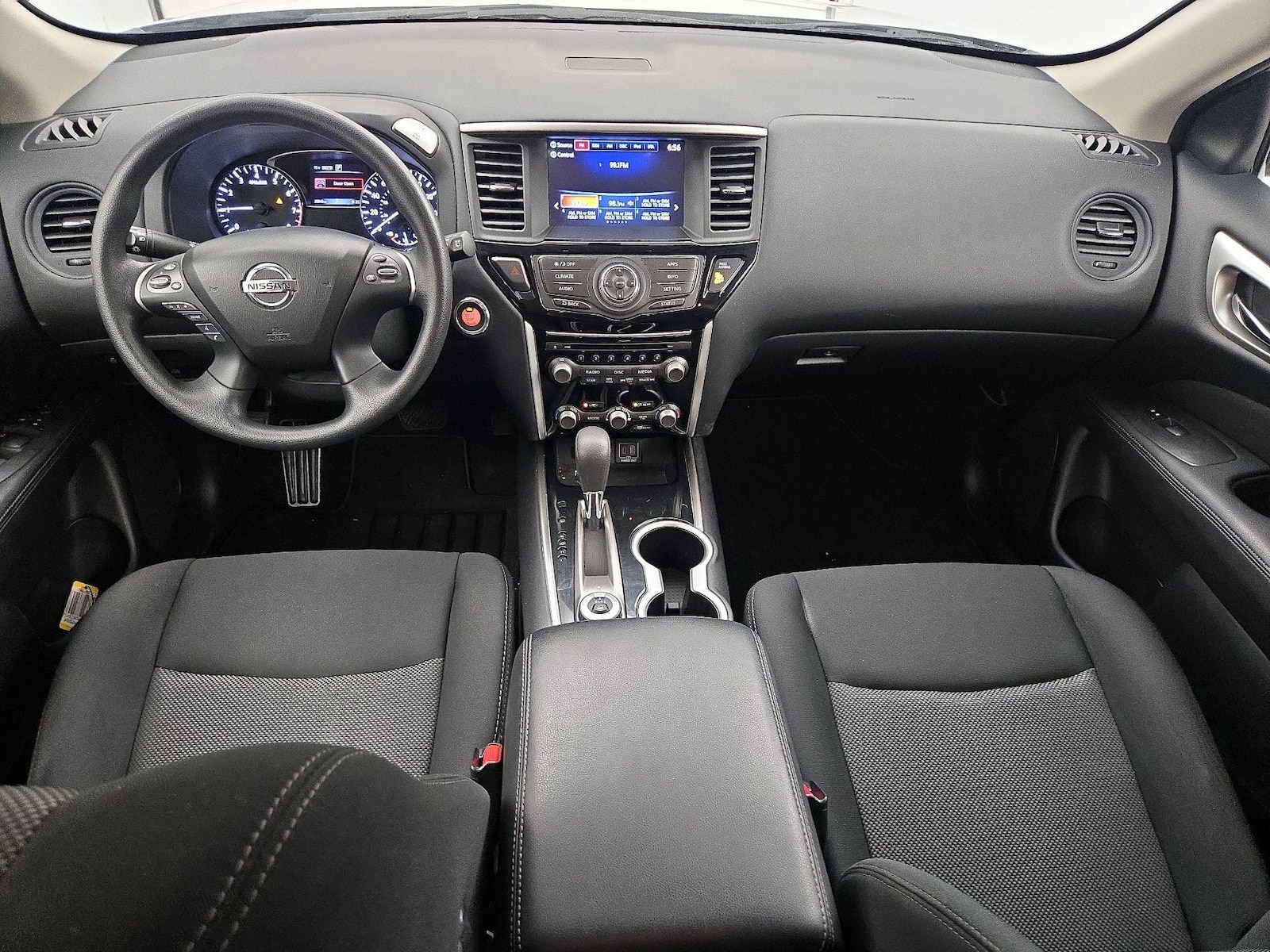 2019 Nissan Pathfinder S - Photo 10