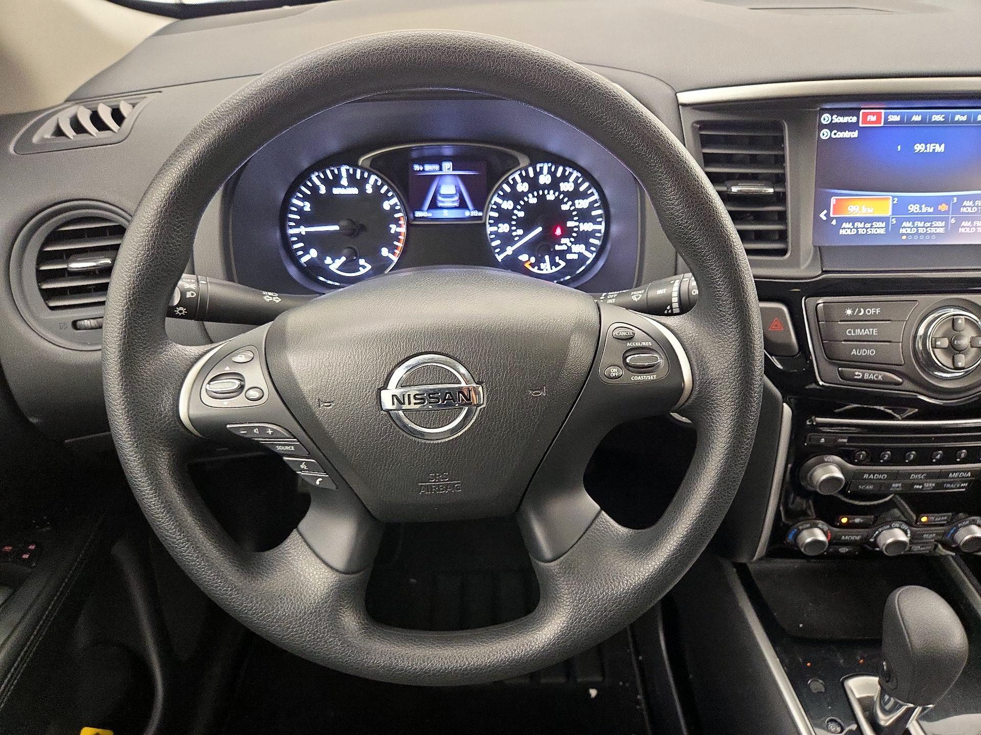 Thumbnail: 2019 Nissan Pathfinder - 10
