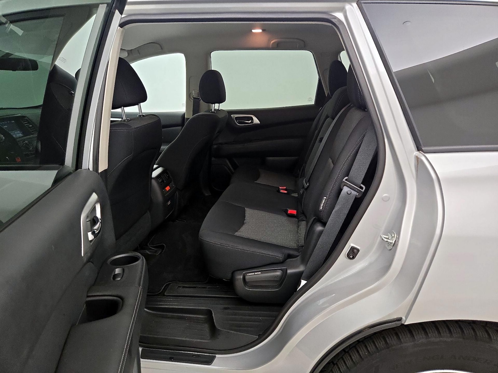 2019 Nissan Pathfinder S - Photo 20
