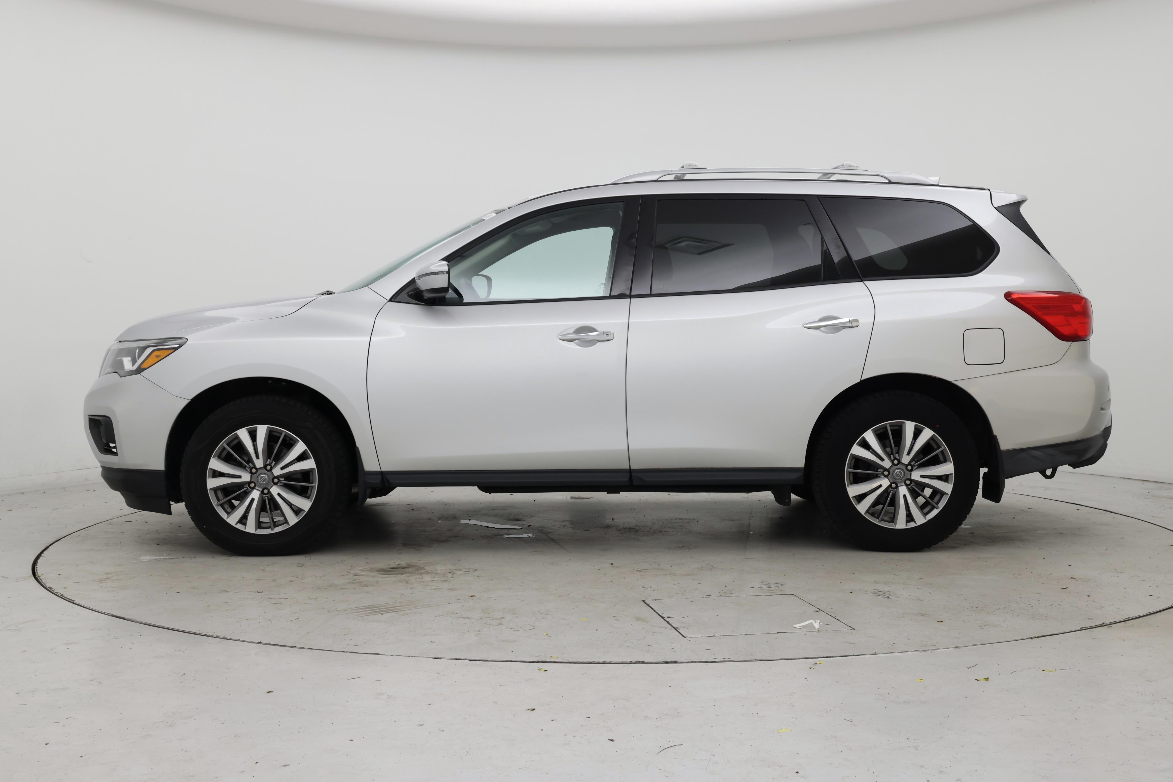 Thumbnail: 2019 Nissan Pathfinder - 3