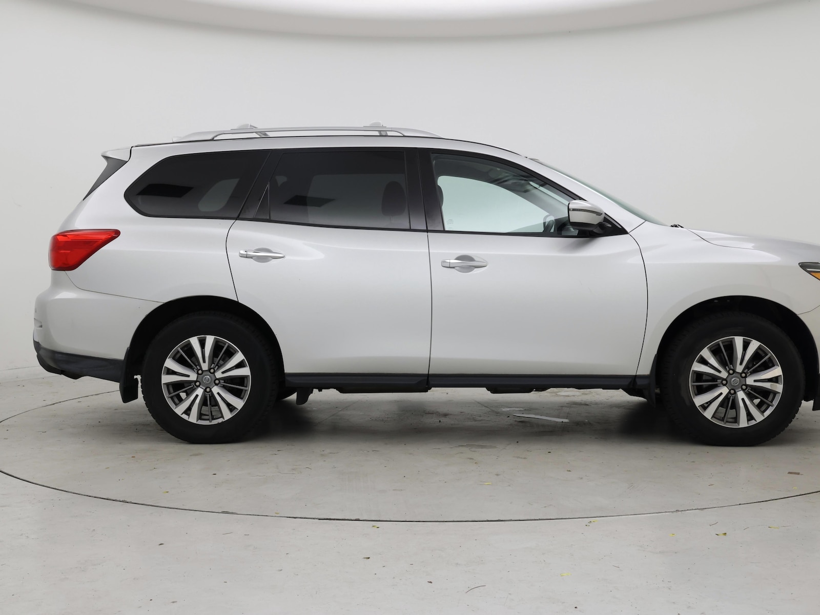 2019 Nissan Pathfinder S - Photo 8