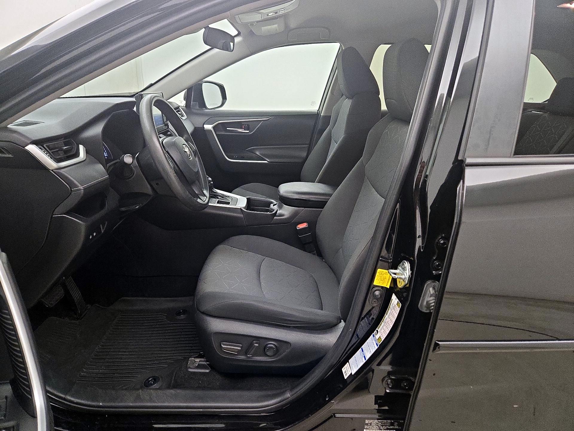 Thumbnail: 2021 Toyota RAV4 - 11