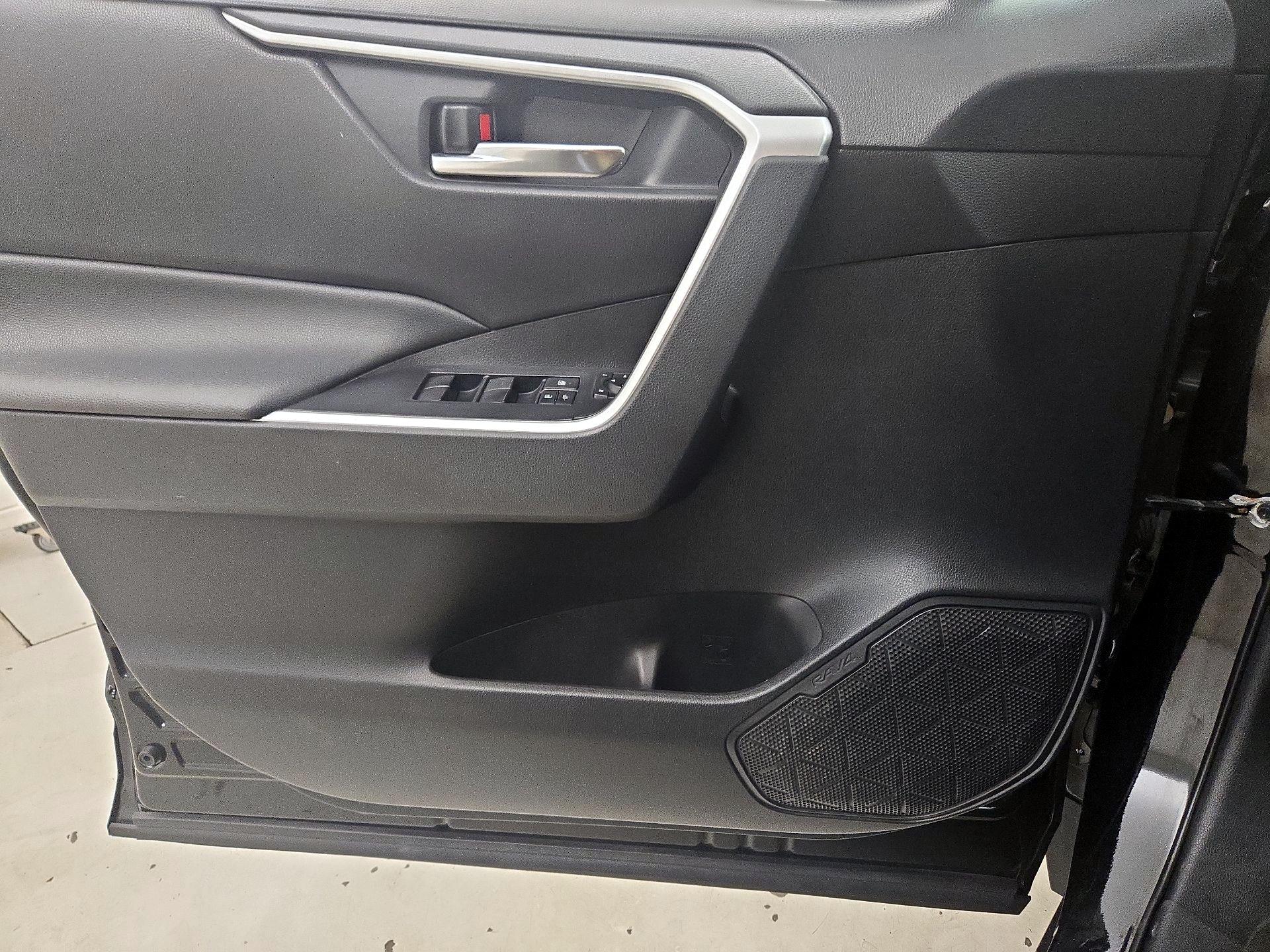 Thumbnail: 2021 Toyota RAV4 - 12