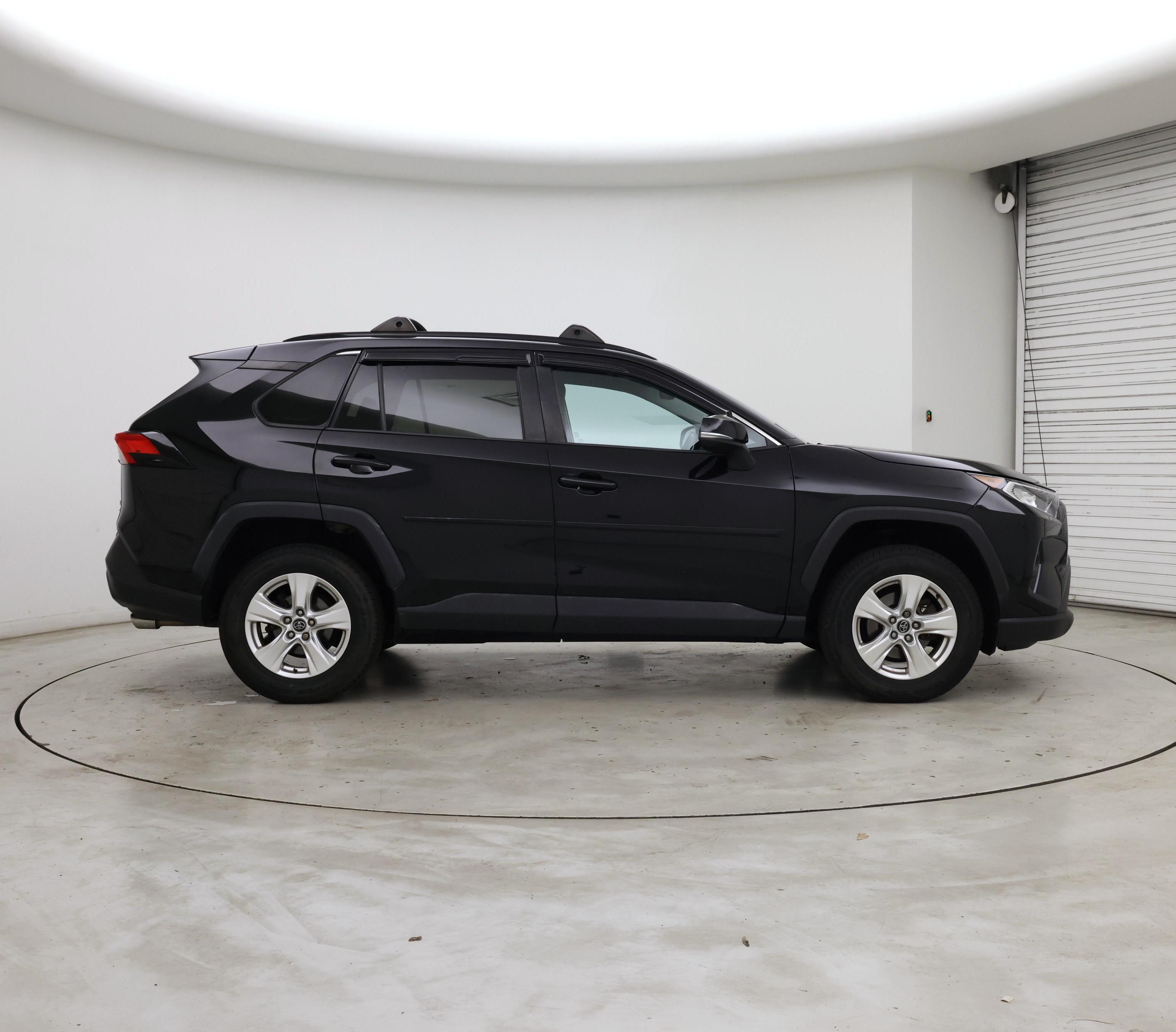 Thumbnail: 2021 Toyota RAV4 - 7