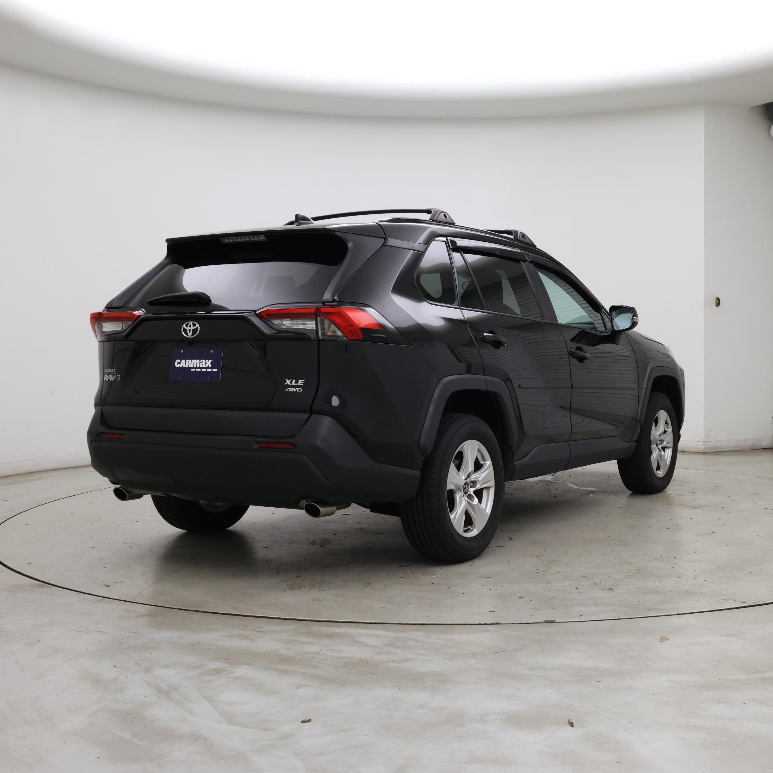 Thumbnail: 2021 Toyota RAV4 - 8