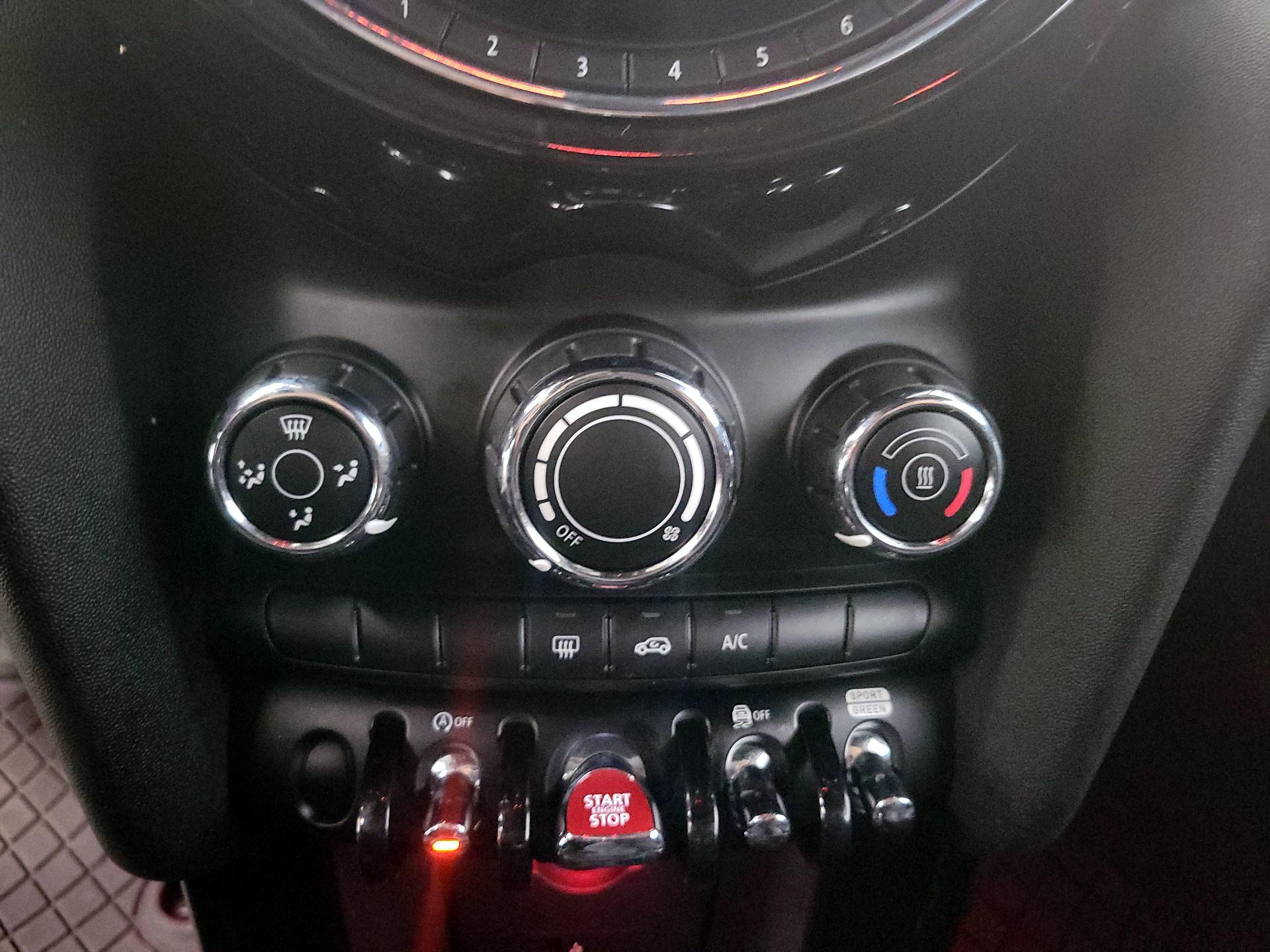 Thumbnail: 2019 MINI Cooper Hardtop - 16