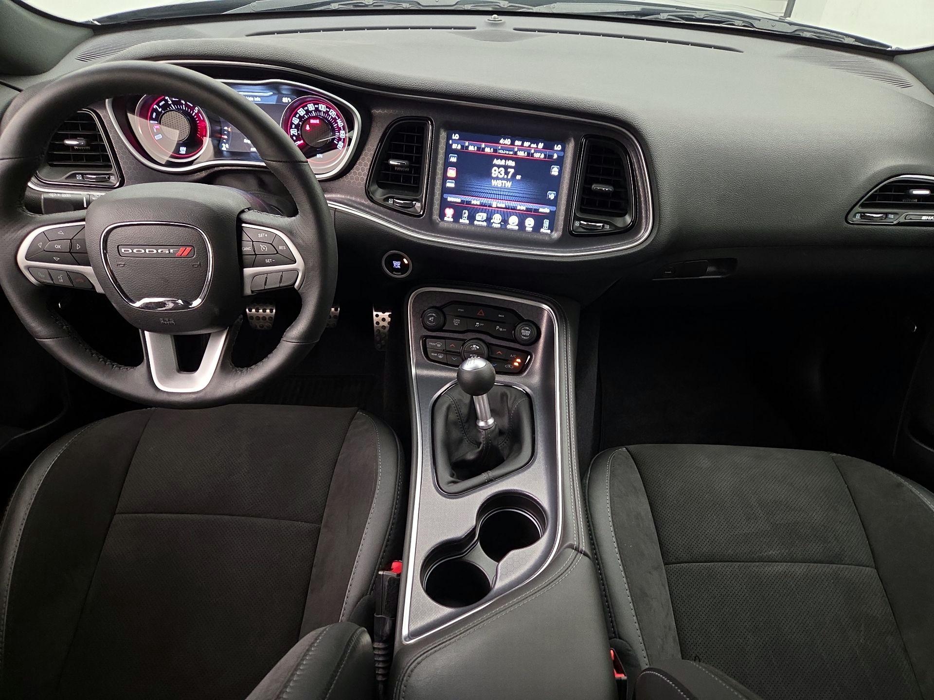 Thumbnail: 2016 Dodge Challenger - 9