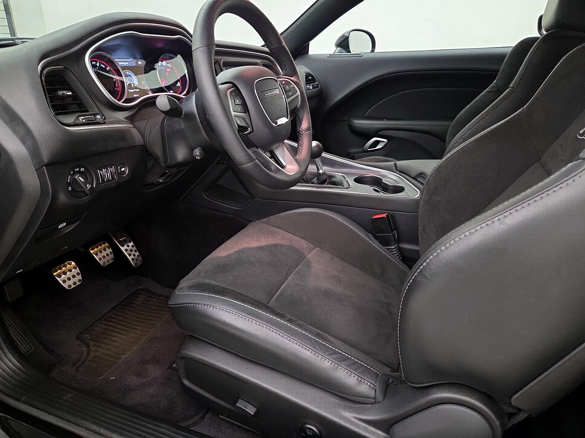 Thumbnail: 2016 Dodge Challenger - 11
