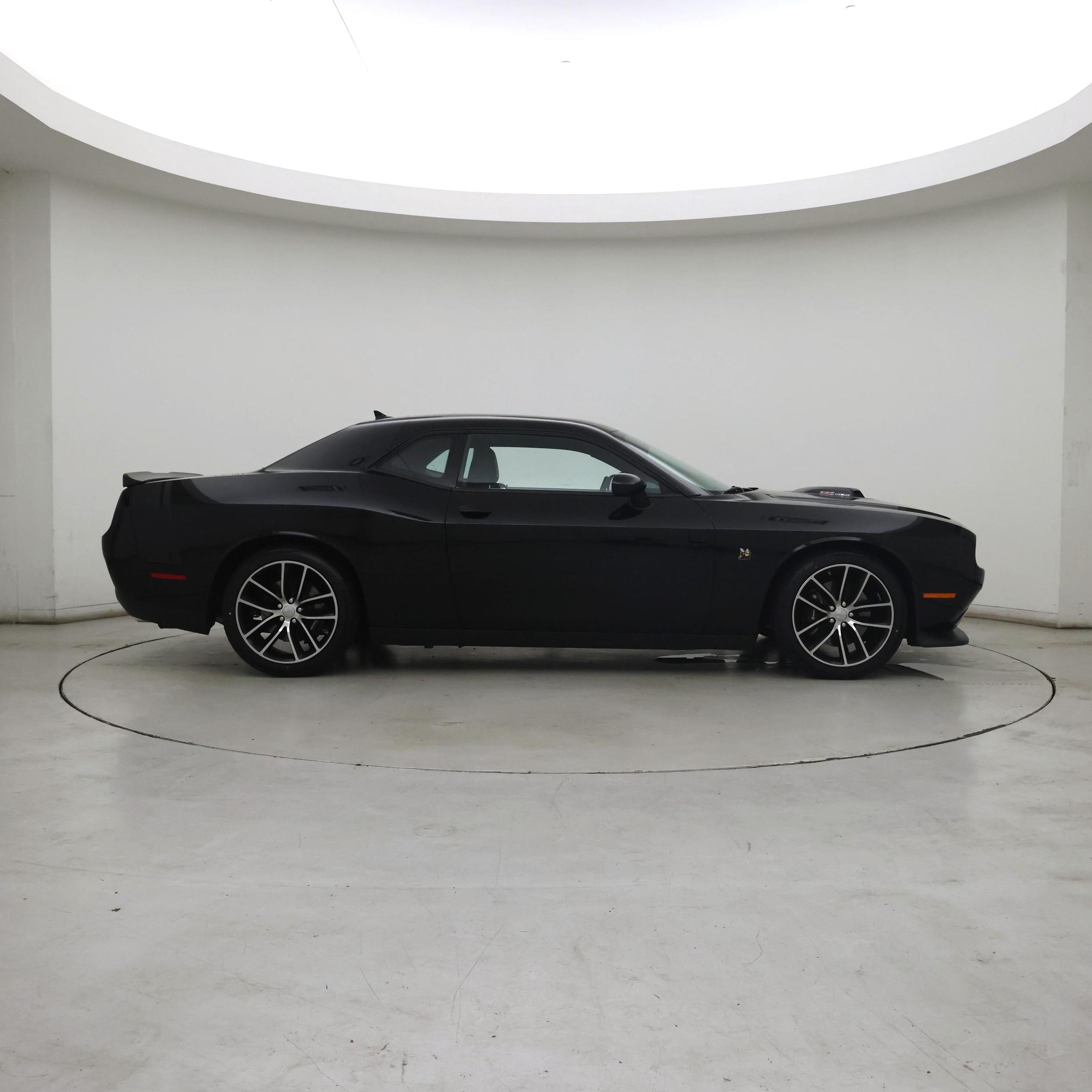 Thumbnail: 2016 Dodge Challenger - 7