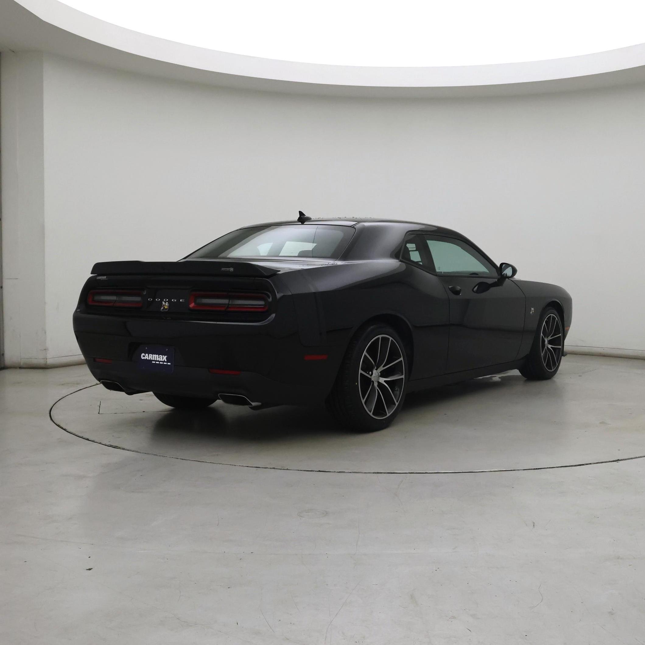 Thumbnail: 2016 Dodge Challenger - 8