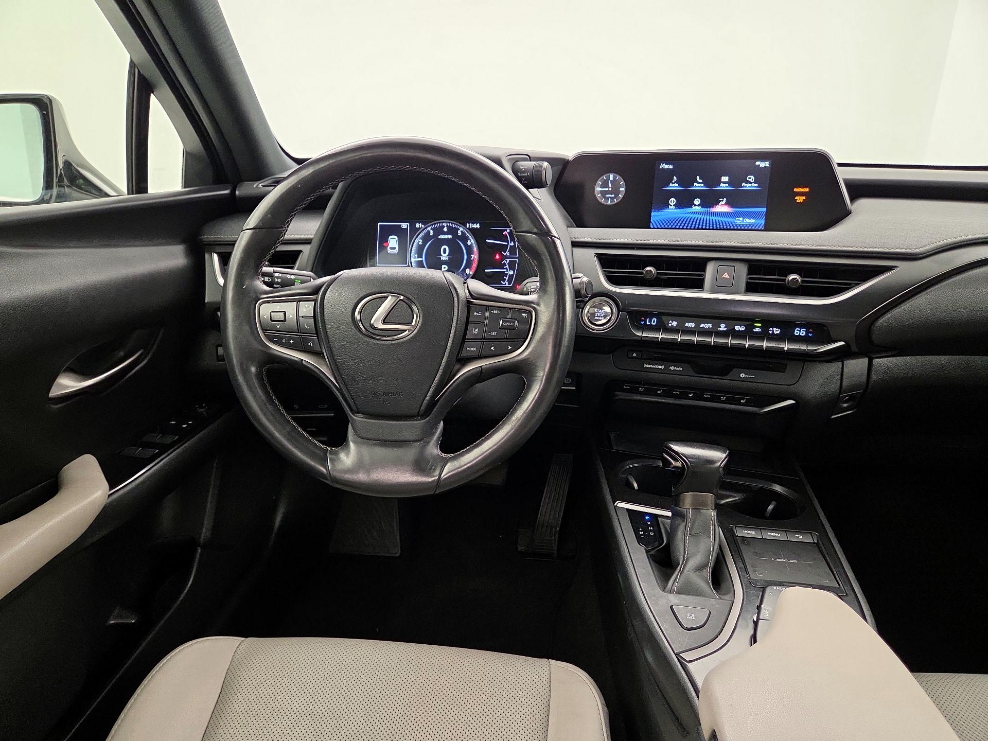 Thumbnail: 2021 Lexus UX - 10