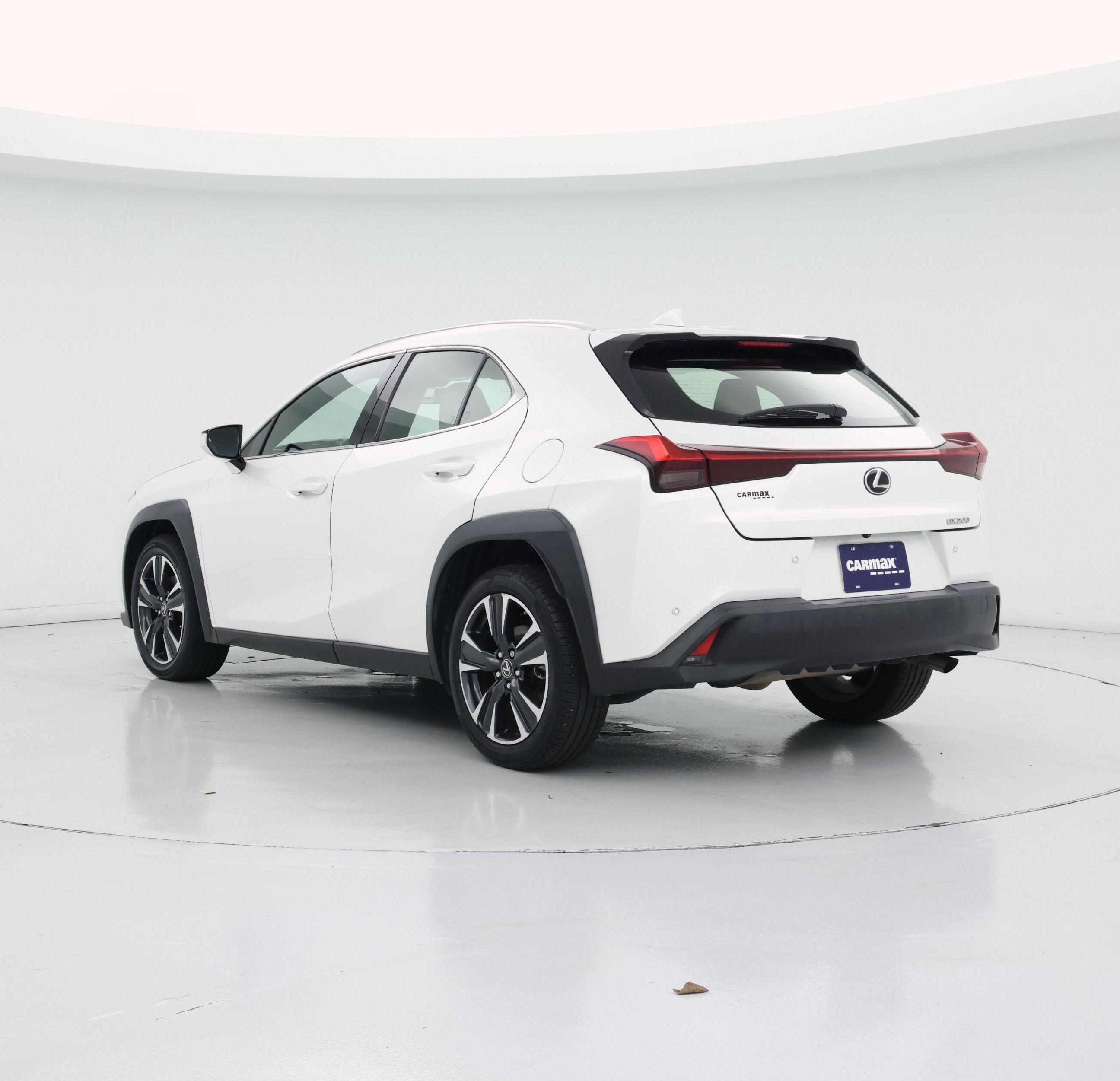 Thumbnail: 2021 Lexus UX - 2