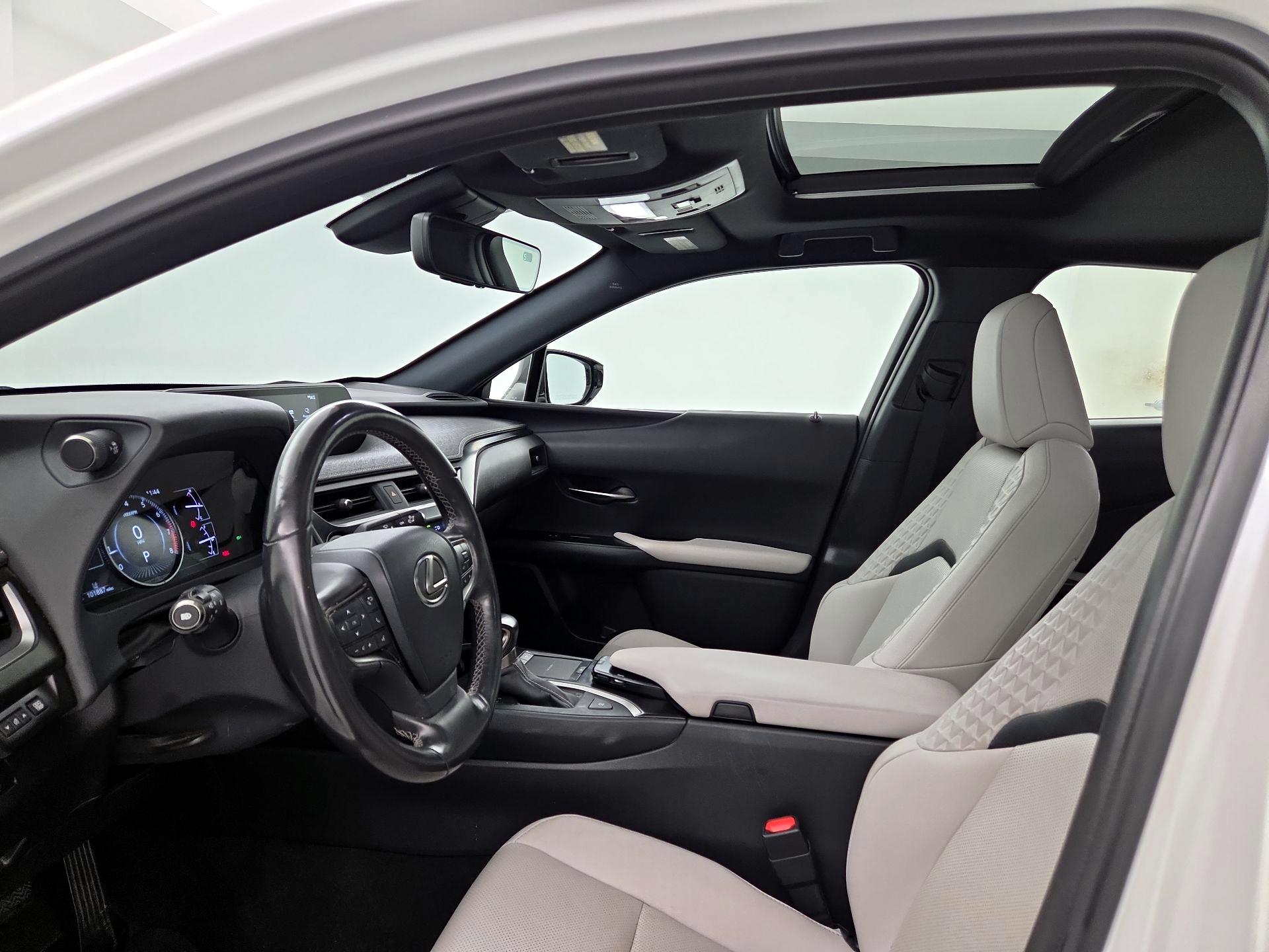Thumbnail: 2021 Lexus UX - 19