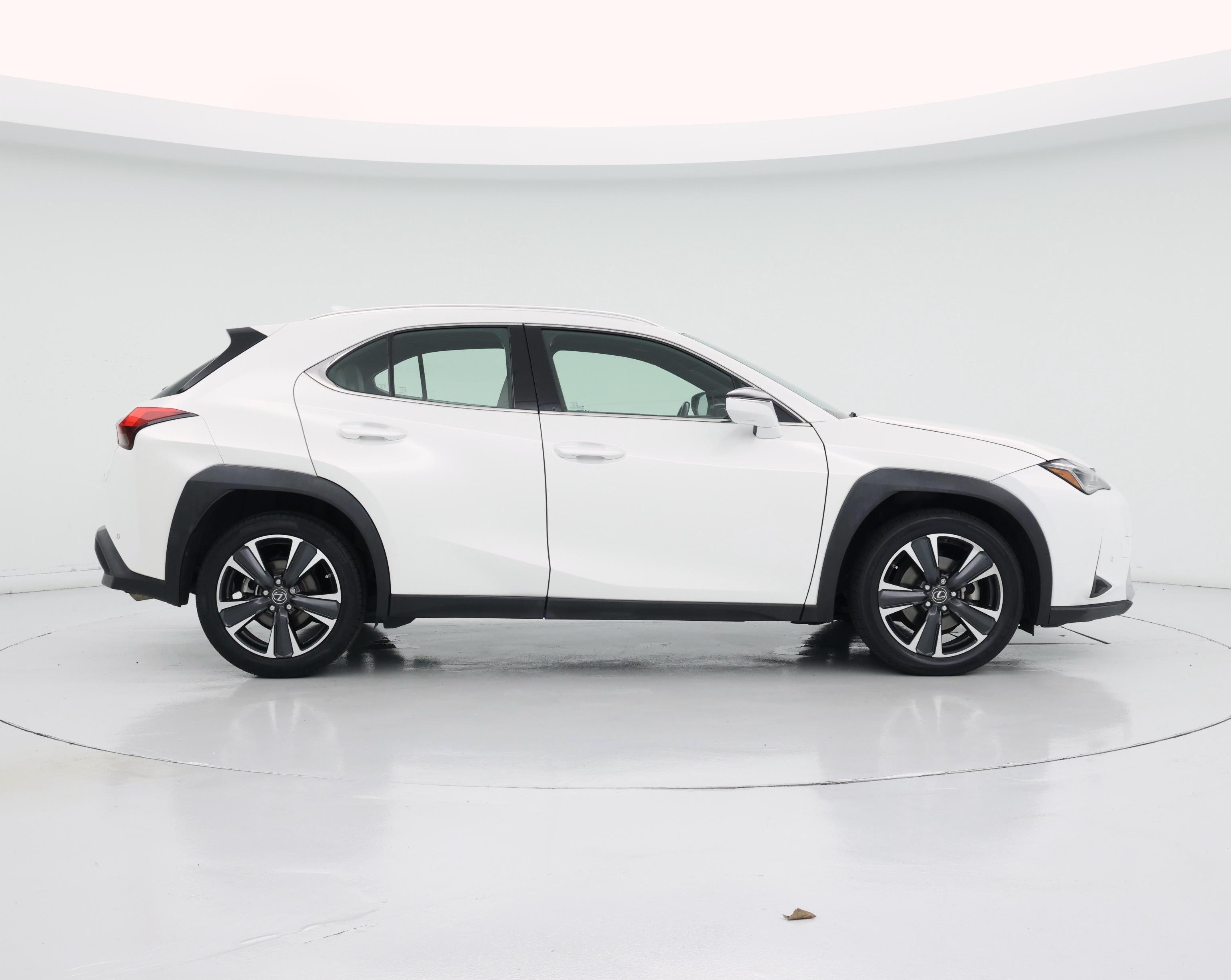 Thumbnail: 2021 Lexus UX - 7