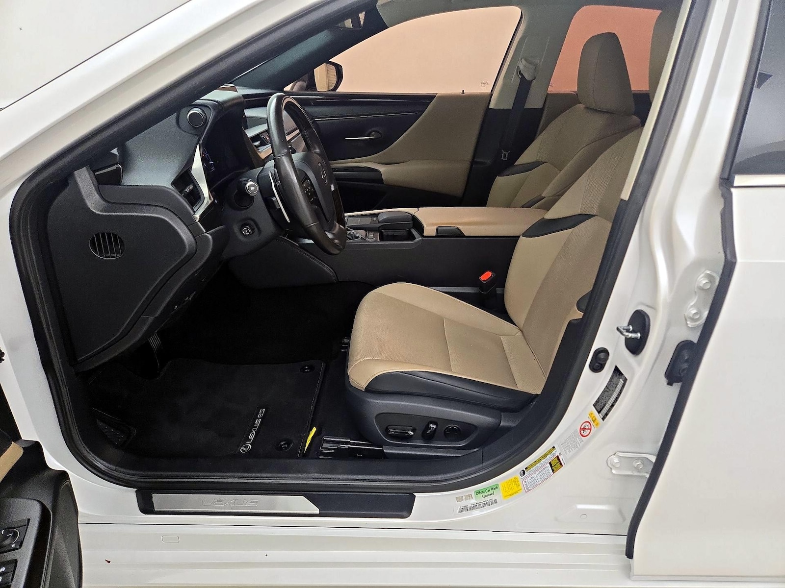 2019 Lexus ES 350 - Photo 12