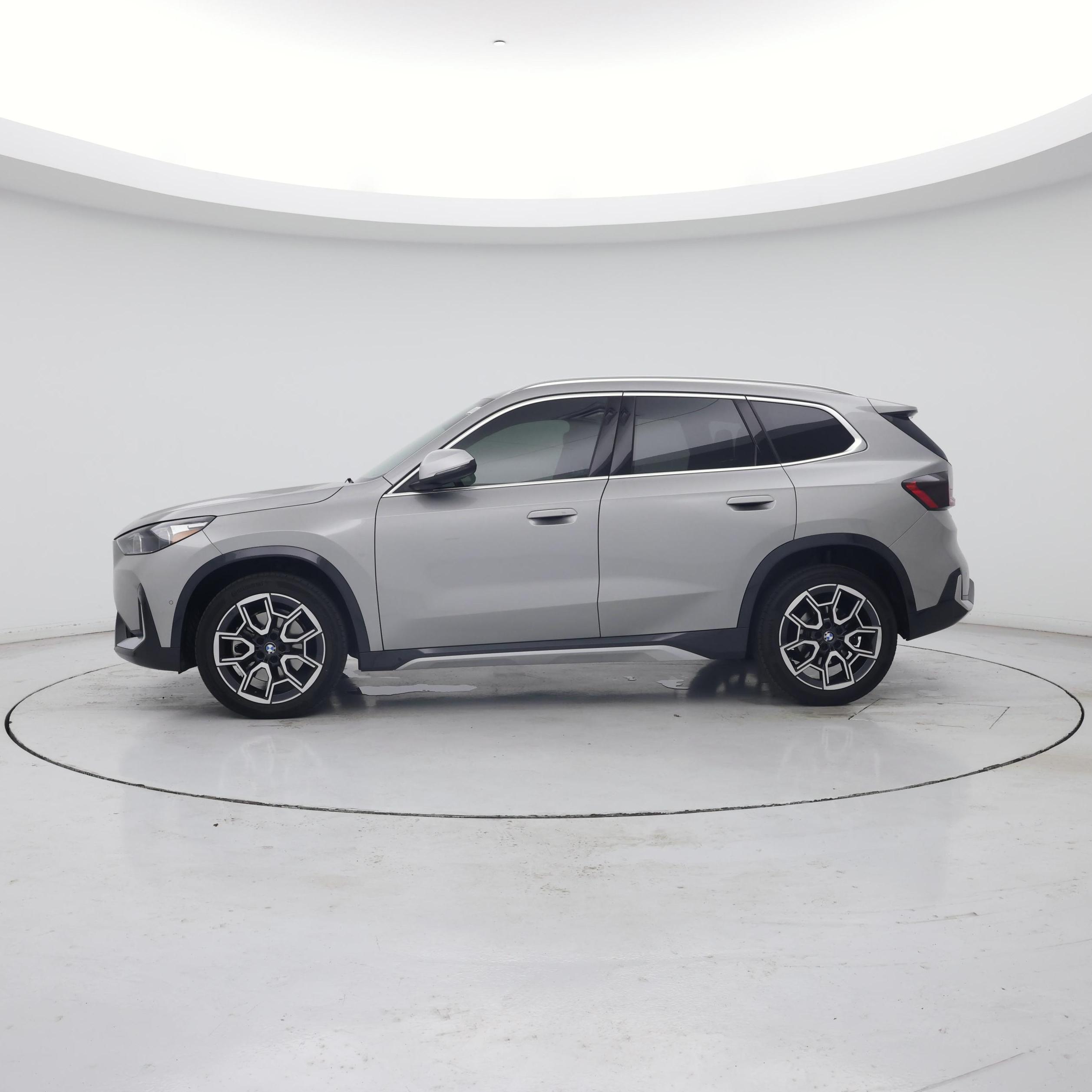 Thumbnail: 2023 BMW X1 - 3