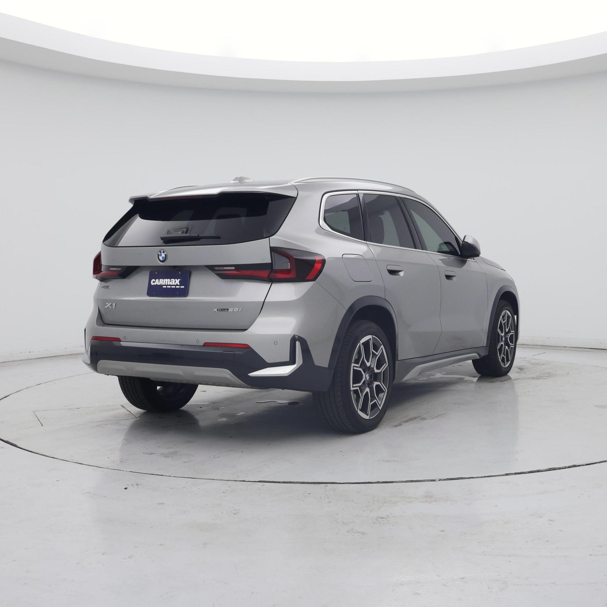 Thumbnail: 2023 BMW X1 - 8