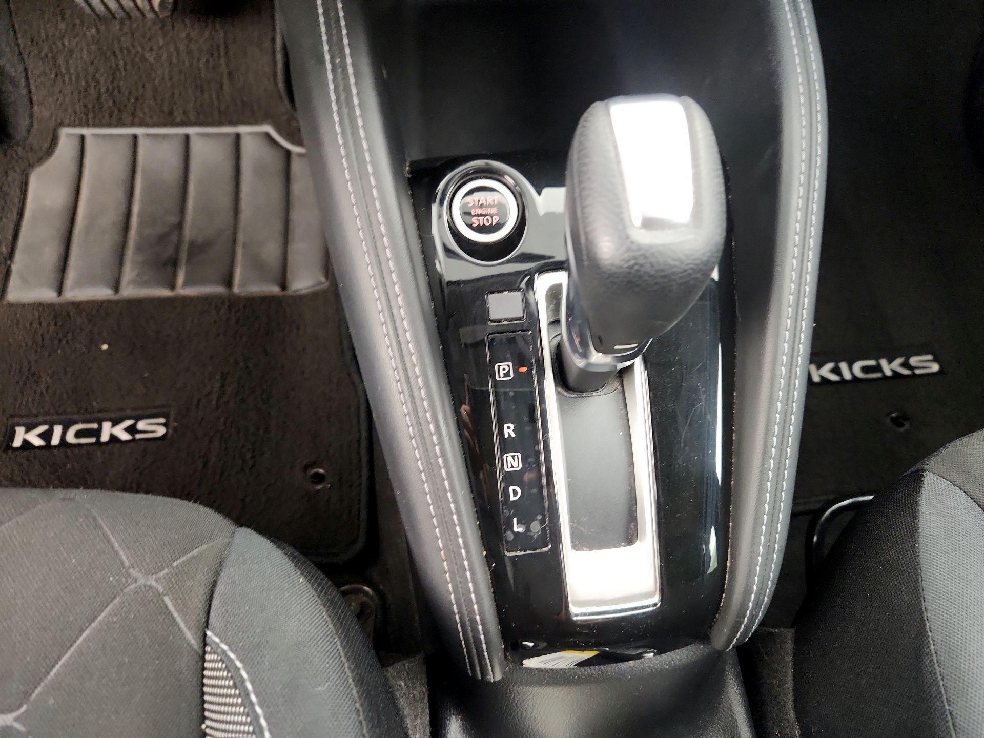 Thumbnail: 2018 Nissan Kicks - 17