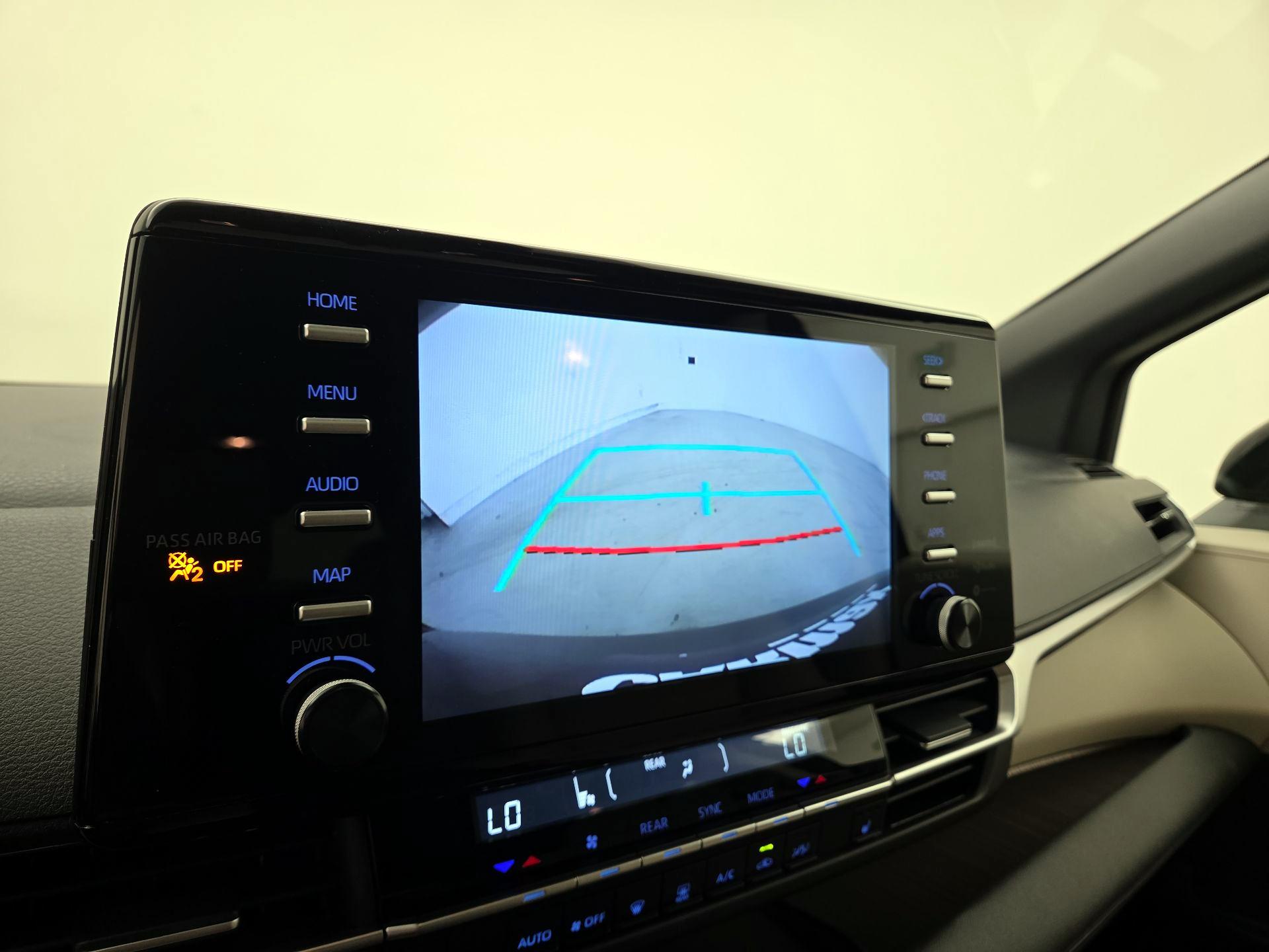Thumbnail: 2023 Toyota Sienna - 14