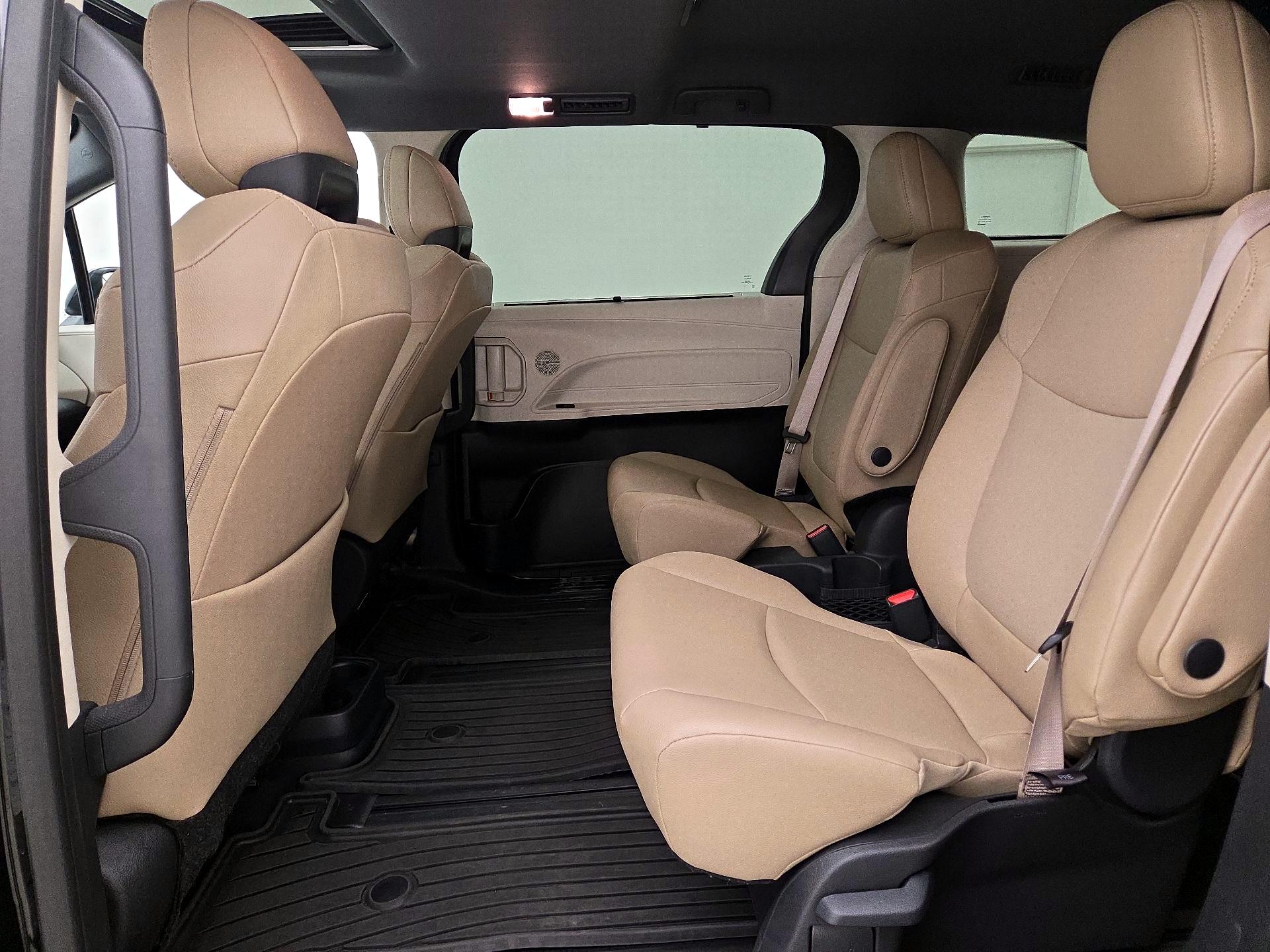 Thumbnail: 2023 Toyota Sienna - 20