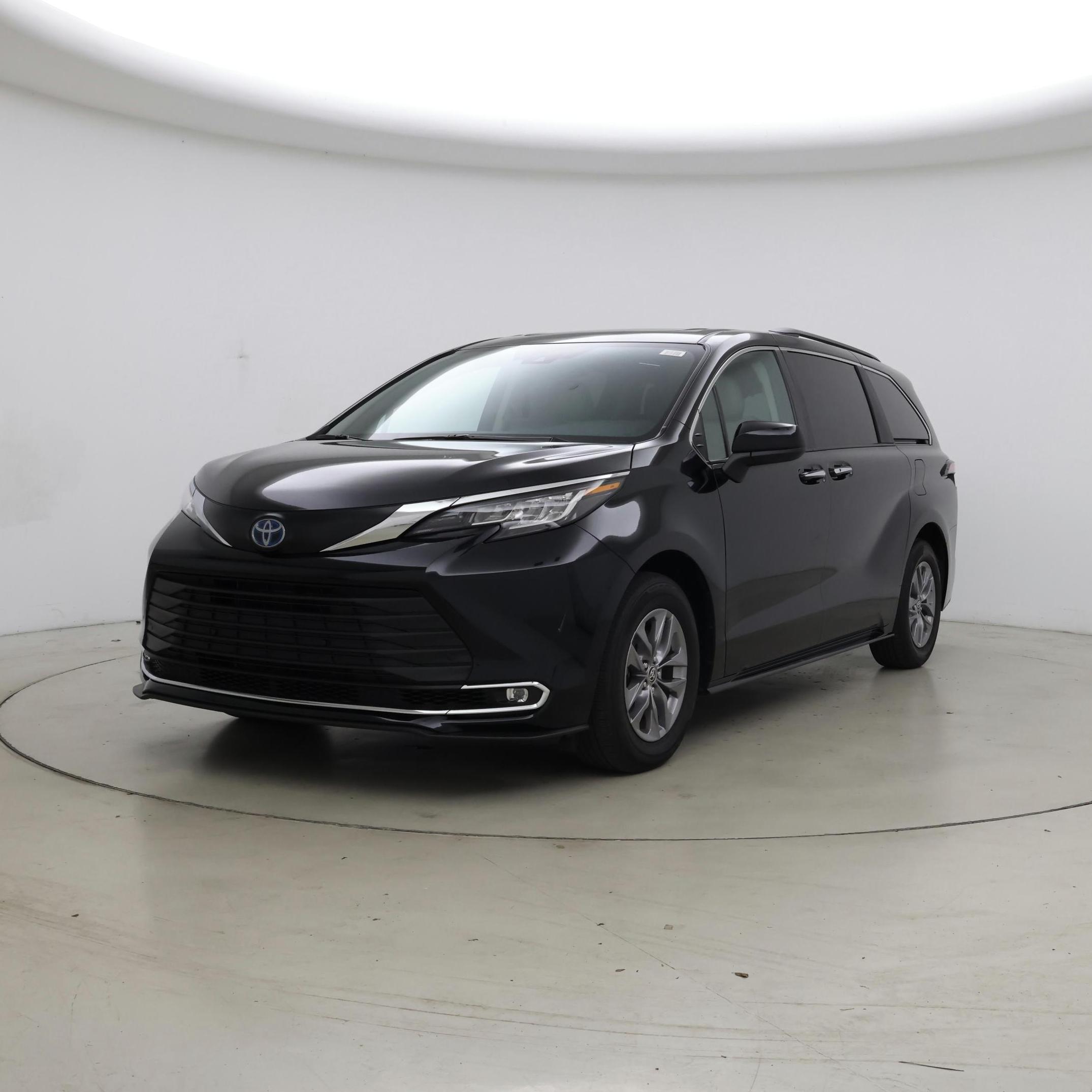 Thumbnail: 2023 Toyota Sienna - 4
