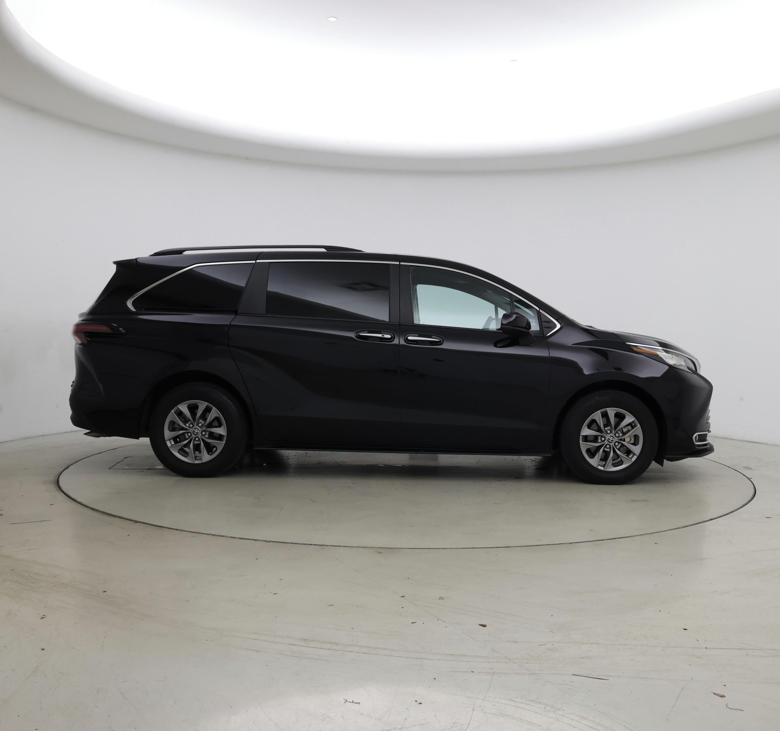 Thumbnail: 2023 Toyota Sienna - 7