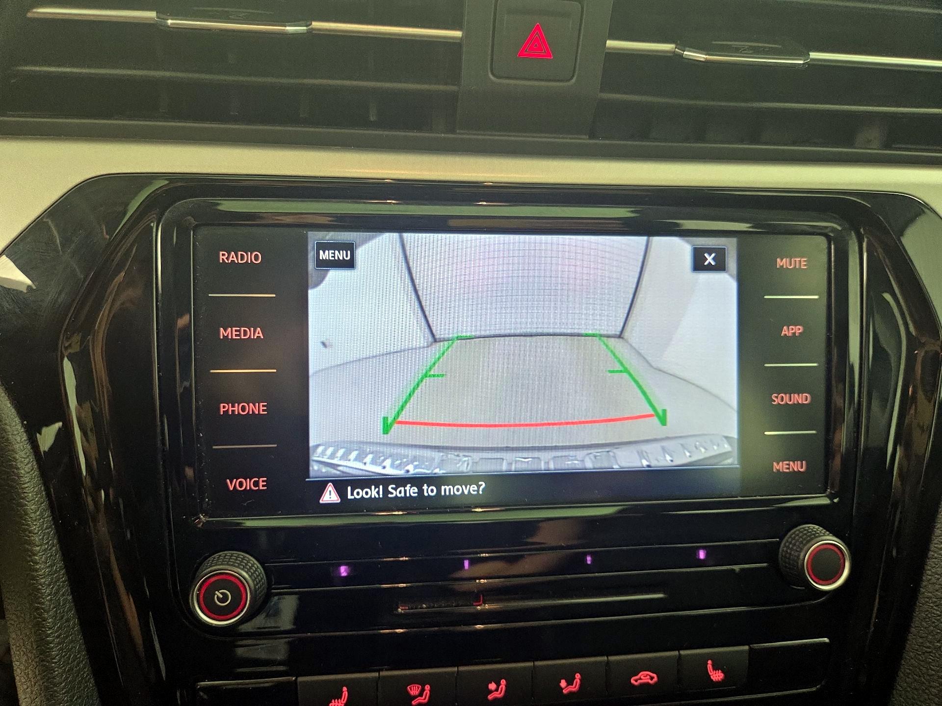 Thumbnail: 2020 Volkswagen Passat - 14