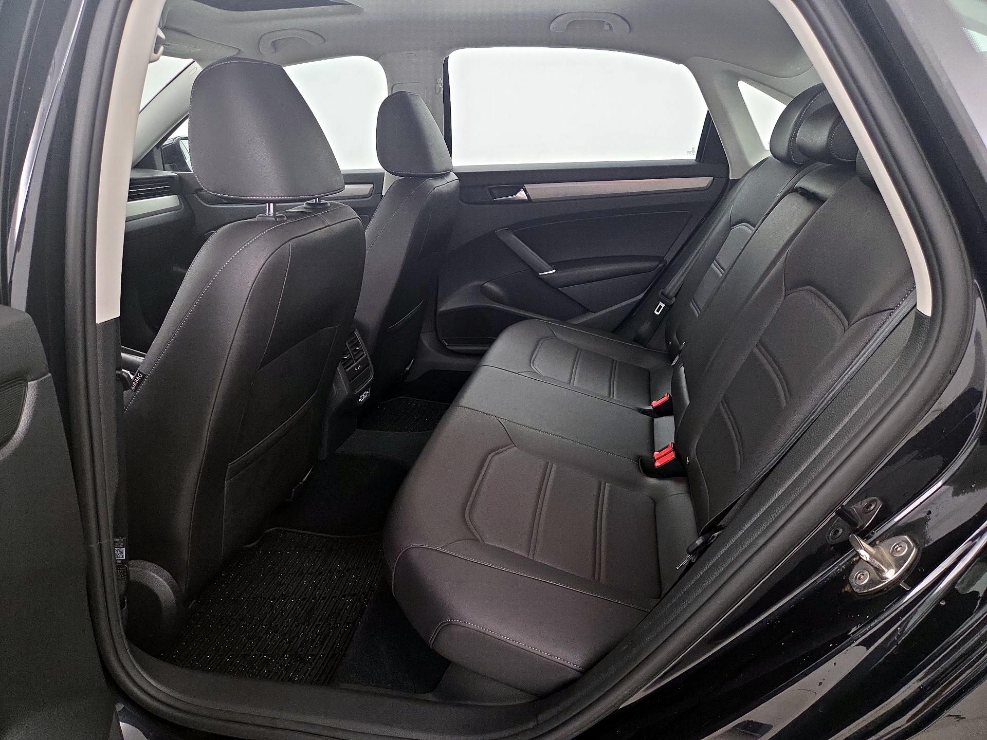 Thumbnail: 2020 Volkswagen Passat - 20