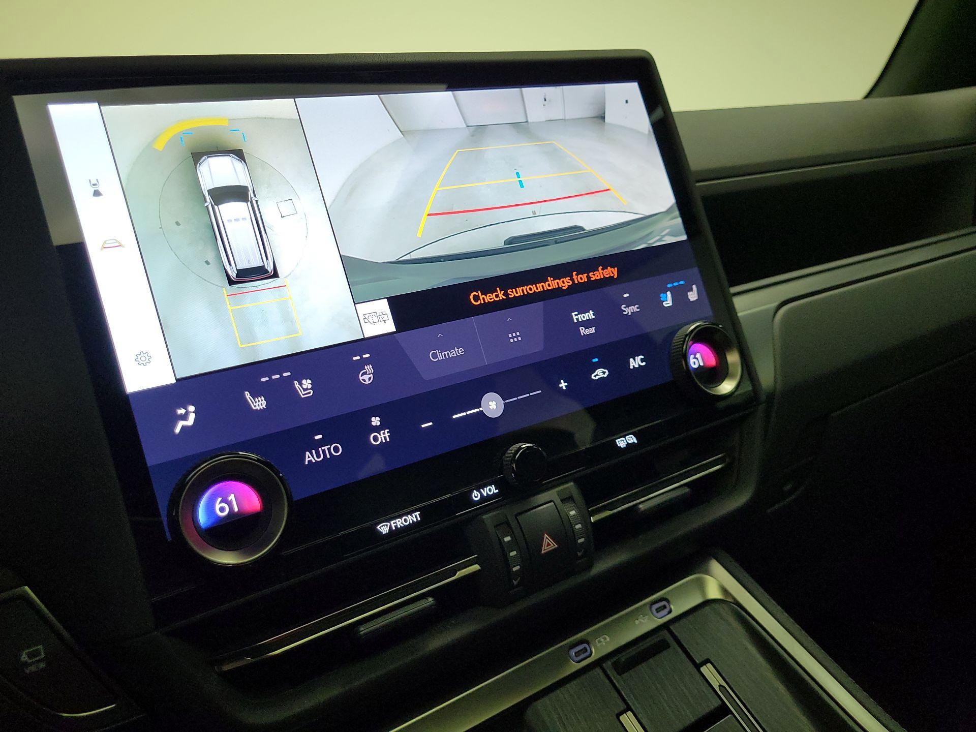 Thumbnail: 2024 Lexus GX - 15