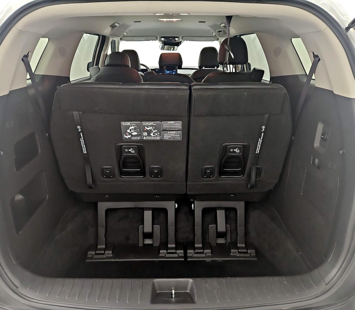 Trunk/Cargo (Seats Up)