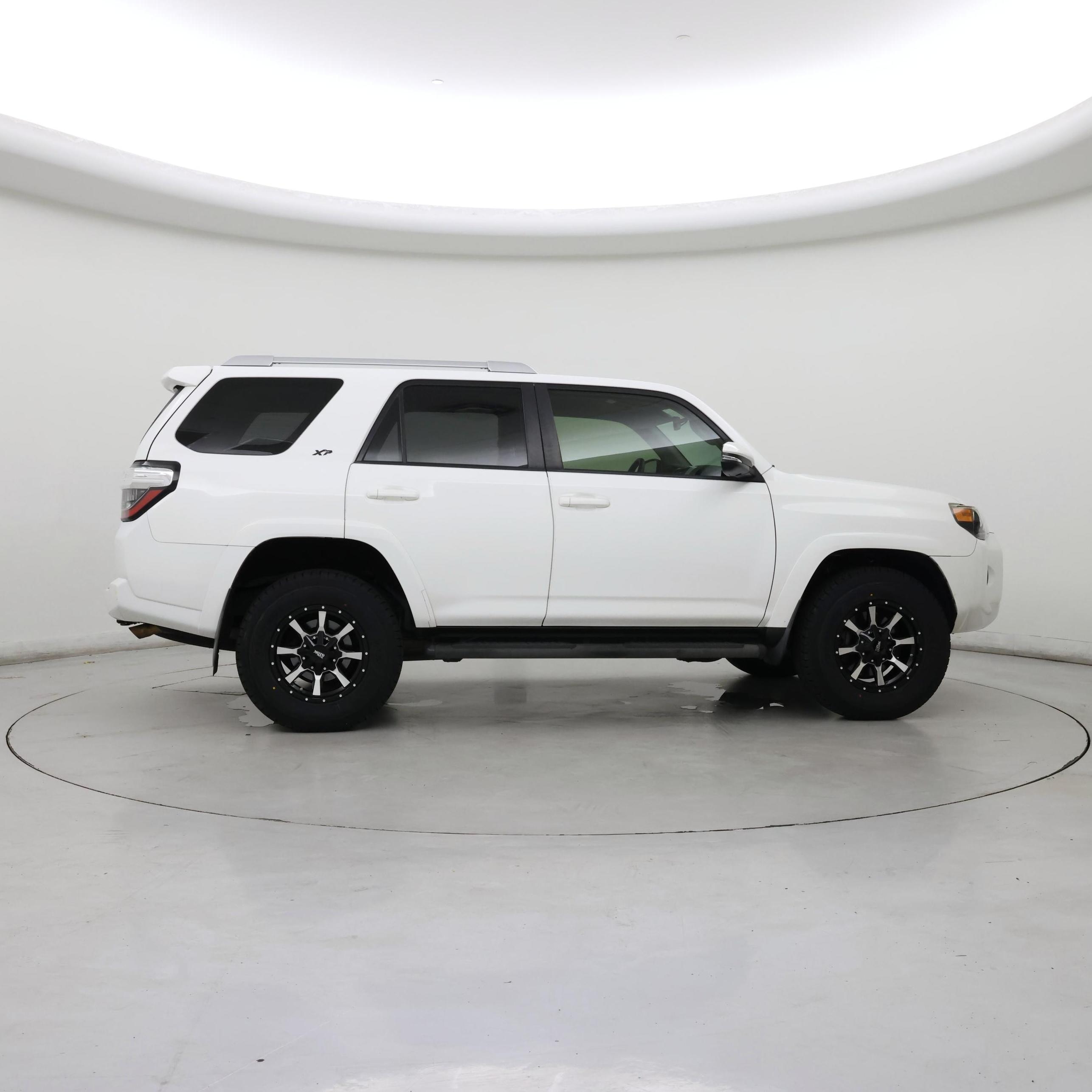 Thumbnail: 2018 Toyota 4Runner - 7
