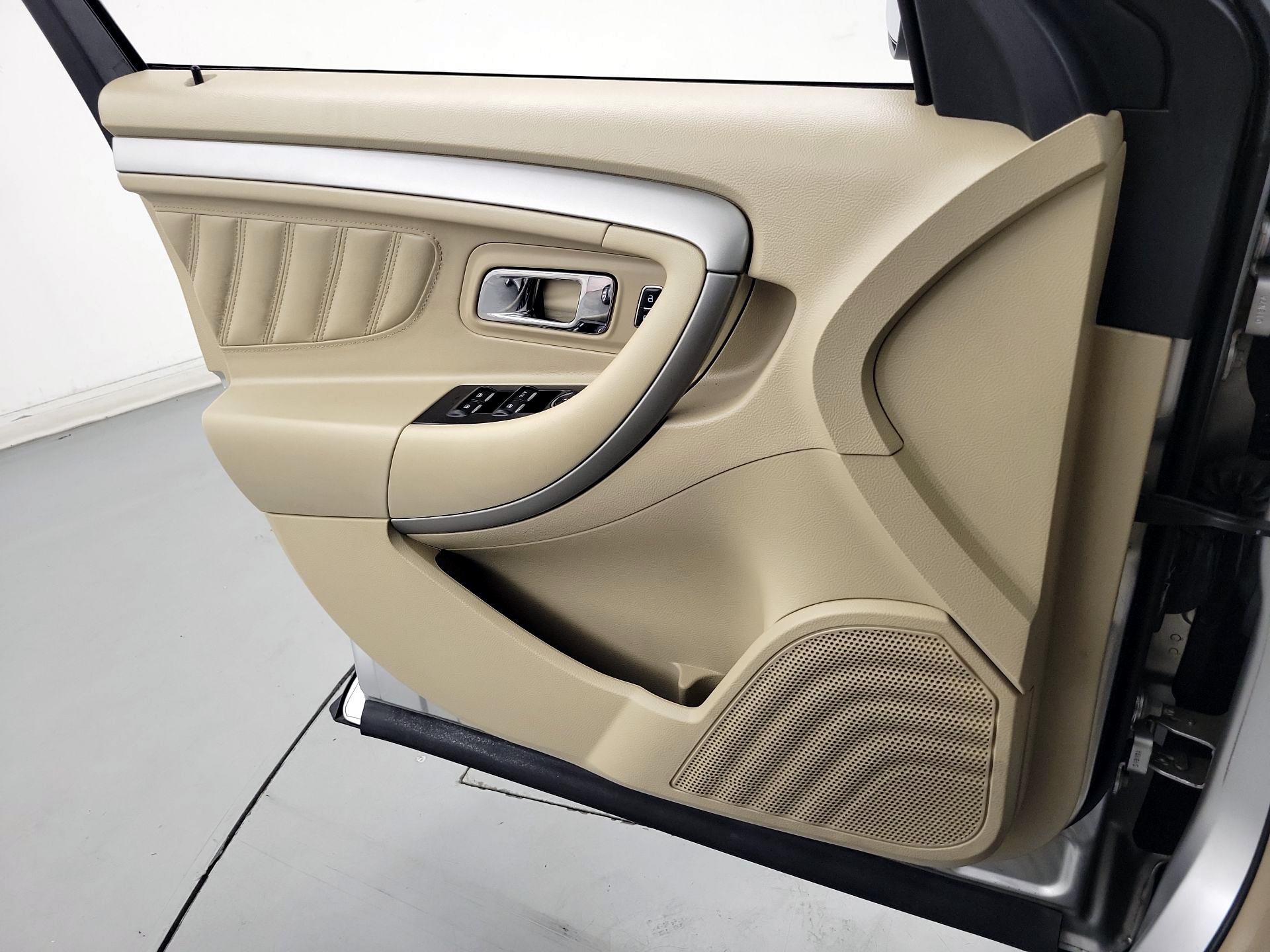 Thumbnail: 2017 Ford Taurus - 10