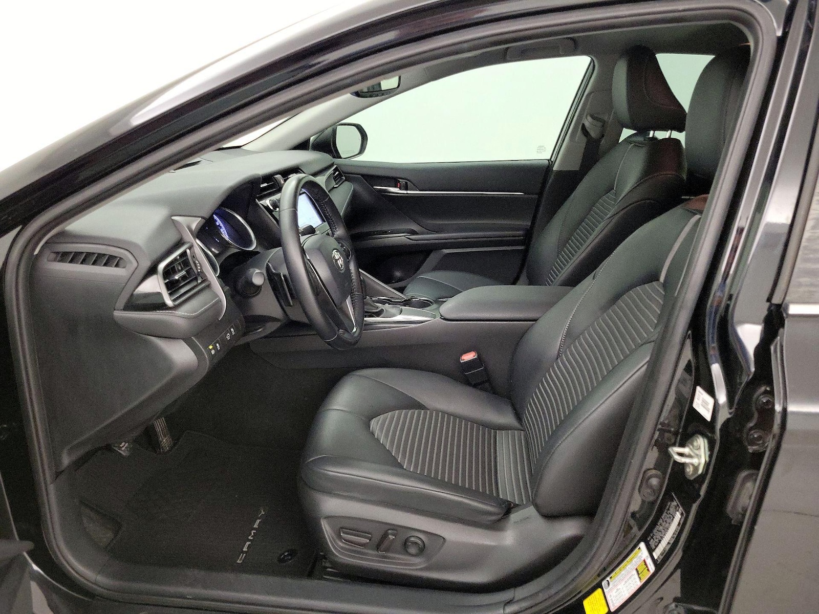 Power Seat(s) & Side Airbags