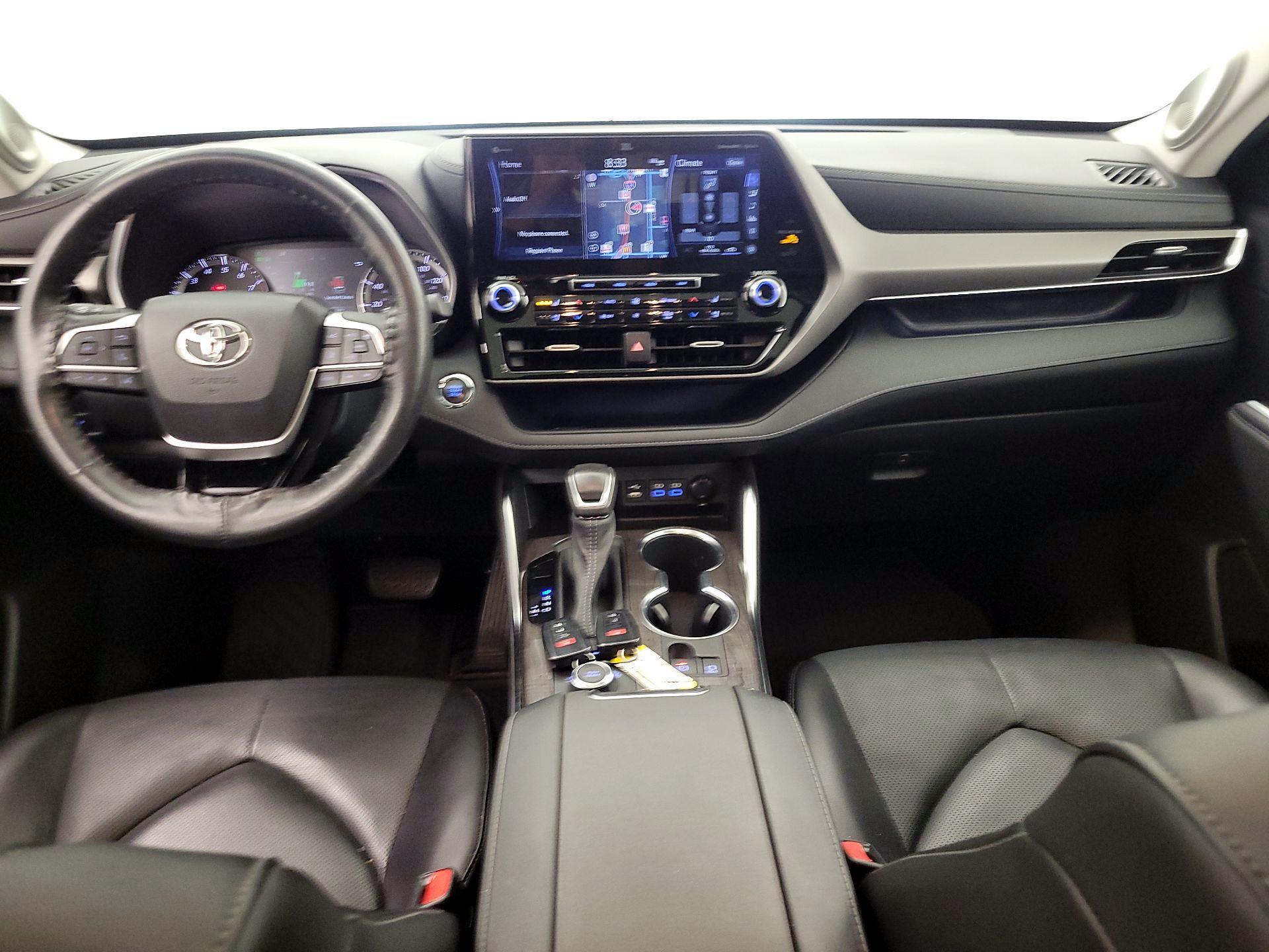 Thumbnail: 2022 Toyota Highlander - 9