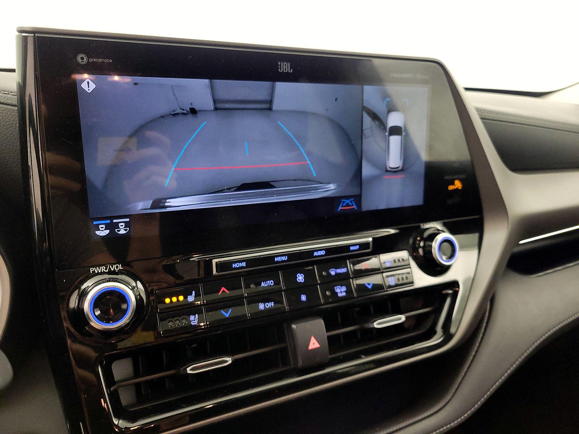 Thumbnail: 2022 Toyota Highlander - 15