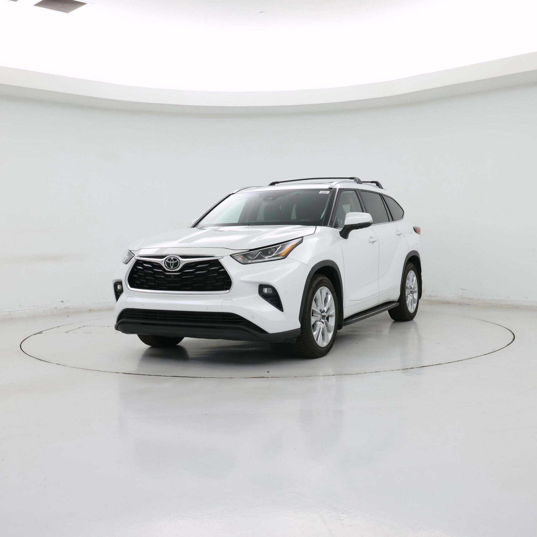 Thumbnail: 2022 Toyota Highlander - 4