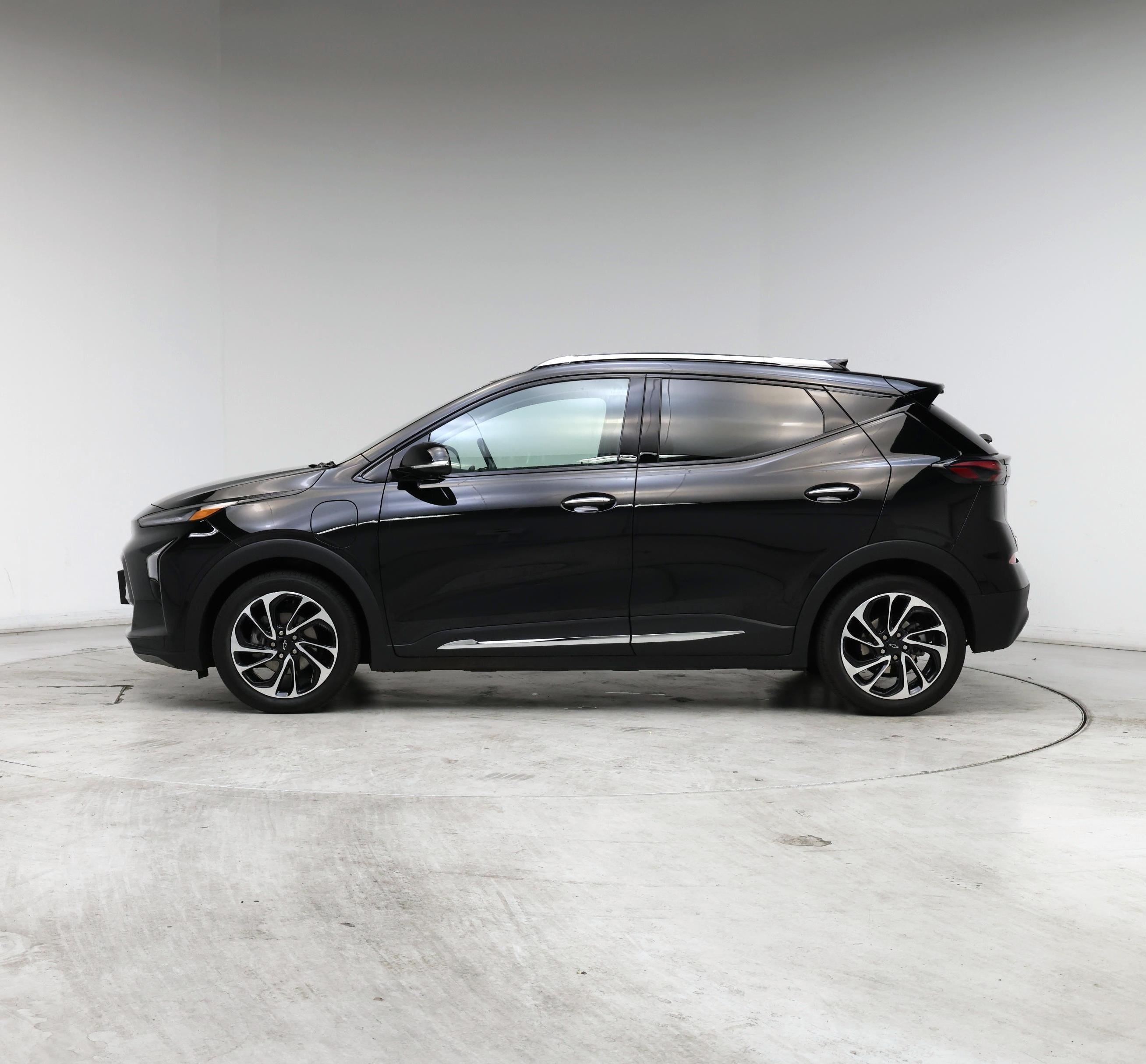Thumbnail: 2023 Chevrolet Bolt EUV - 3