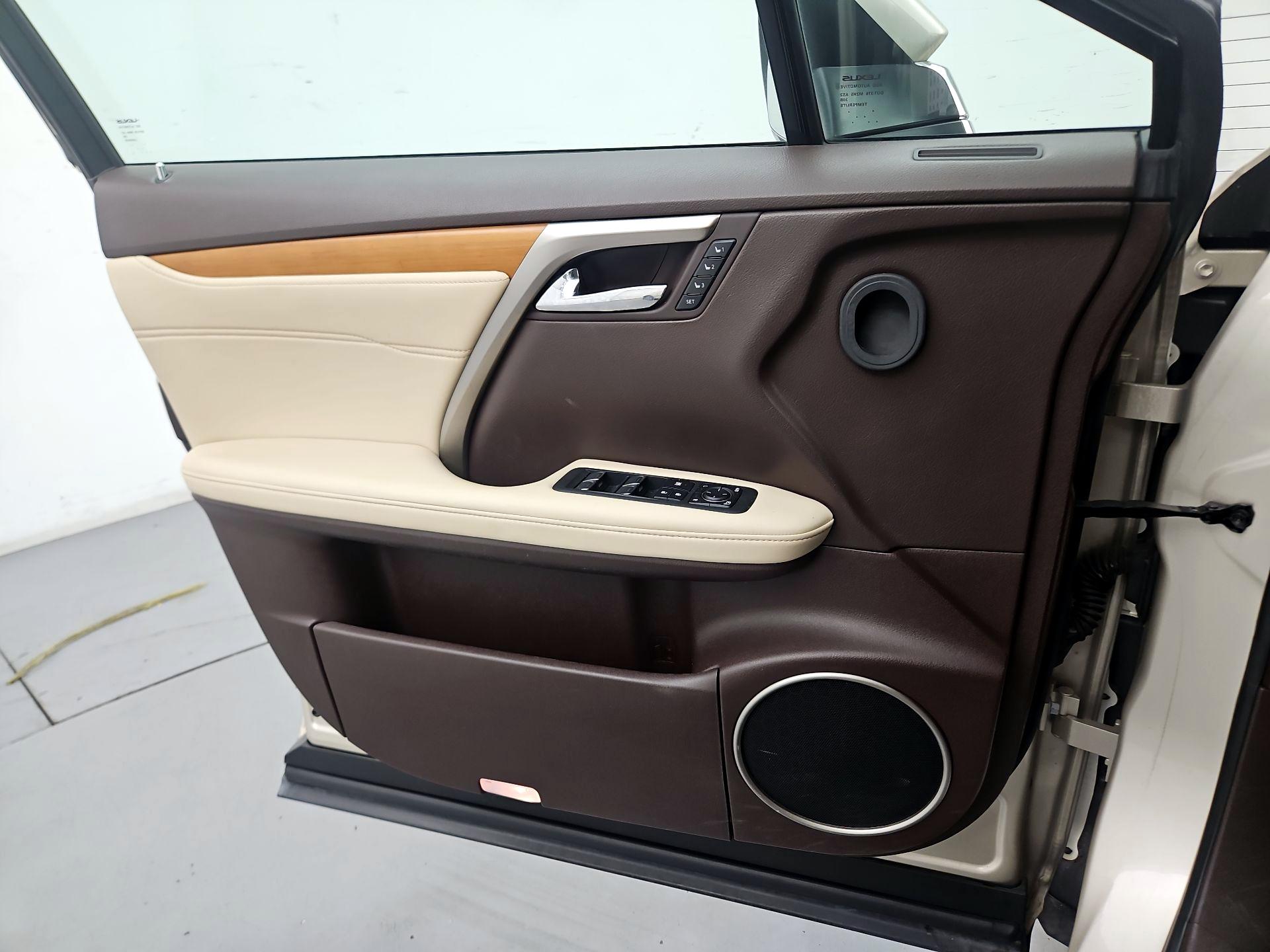 Thumbnail: 2019 Lexus RX - 10