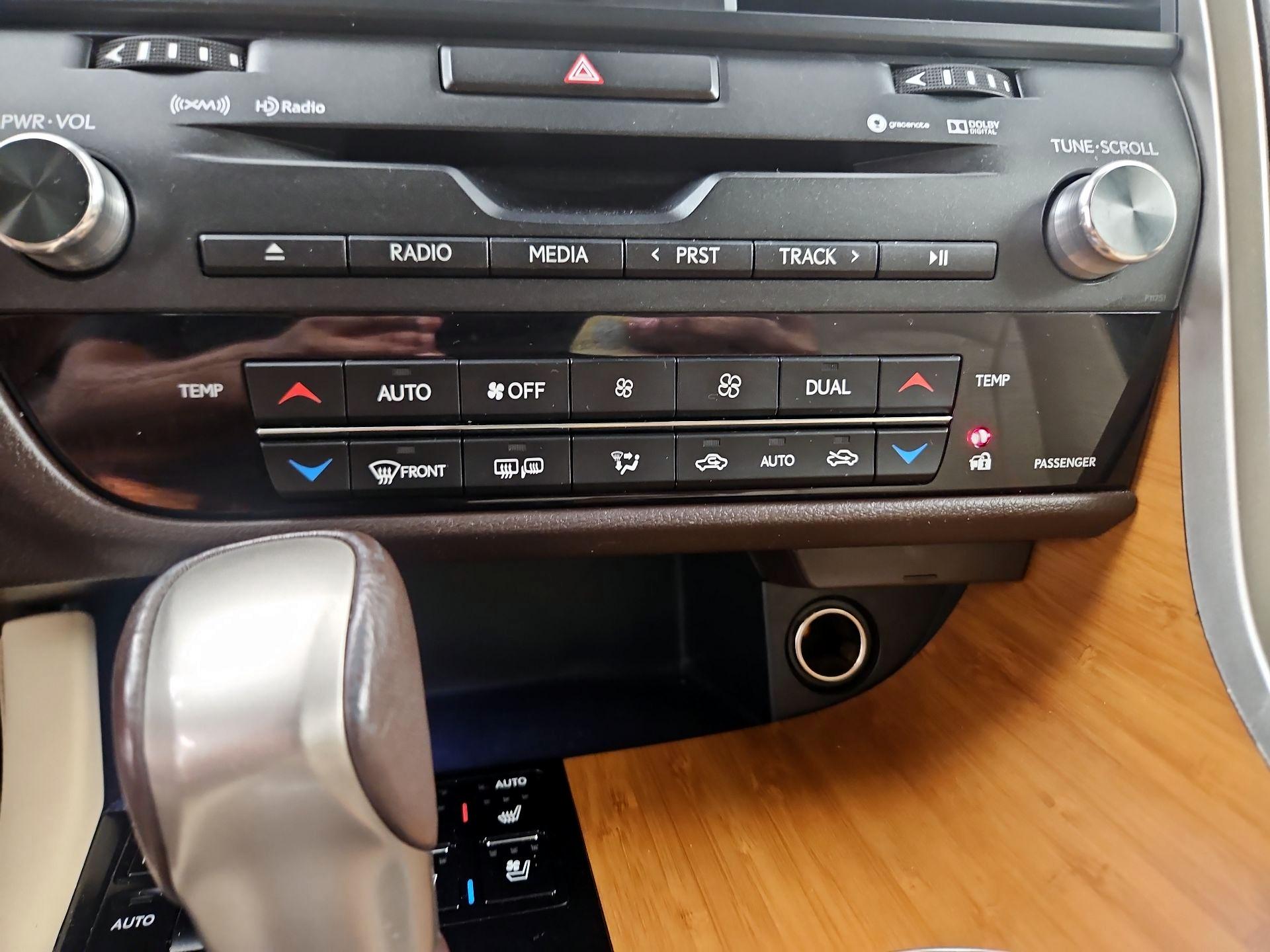 Thumbnail: 2019 Lexus RX - 14