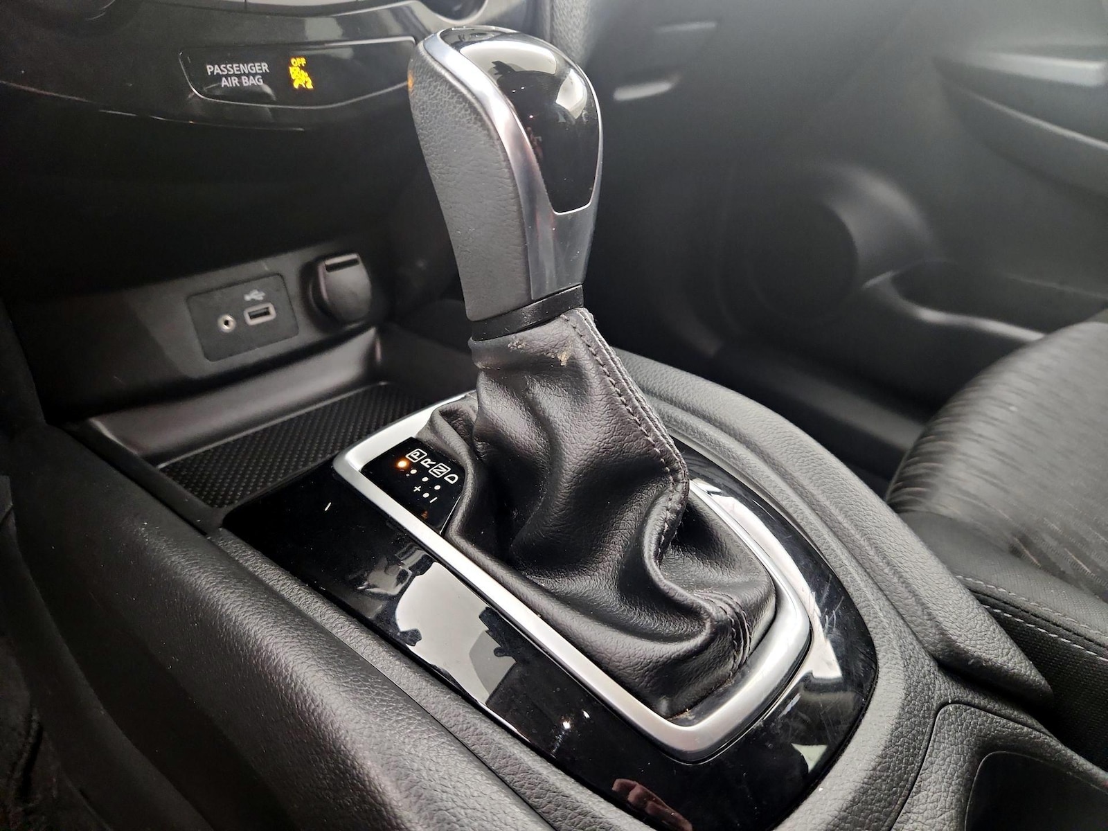 2019 Nissan Rogue SV - Photo 16