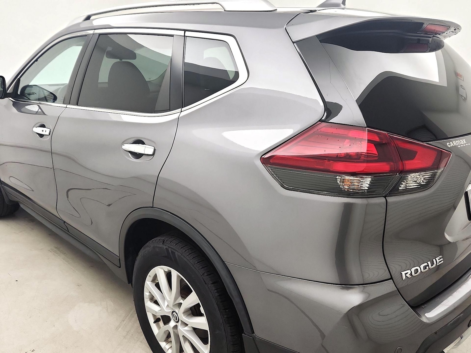 2019 Nissan Rogue SV - Photo 7