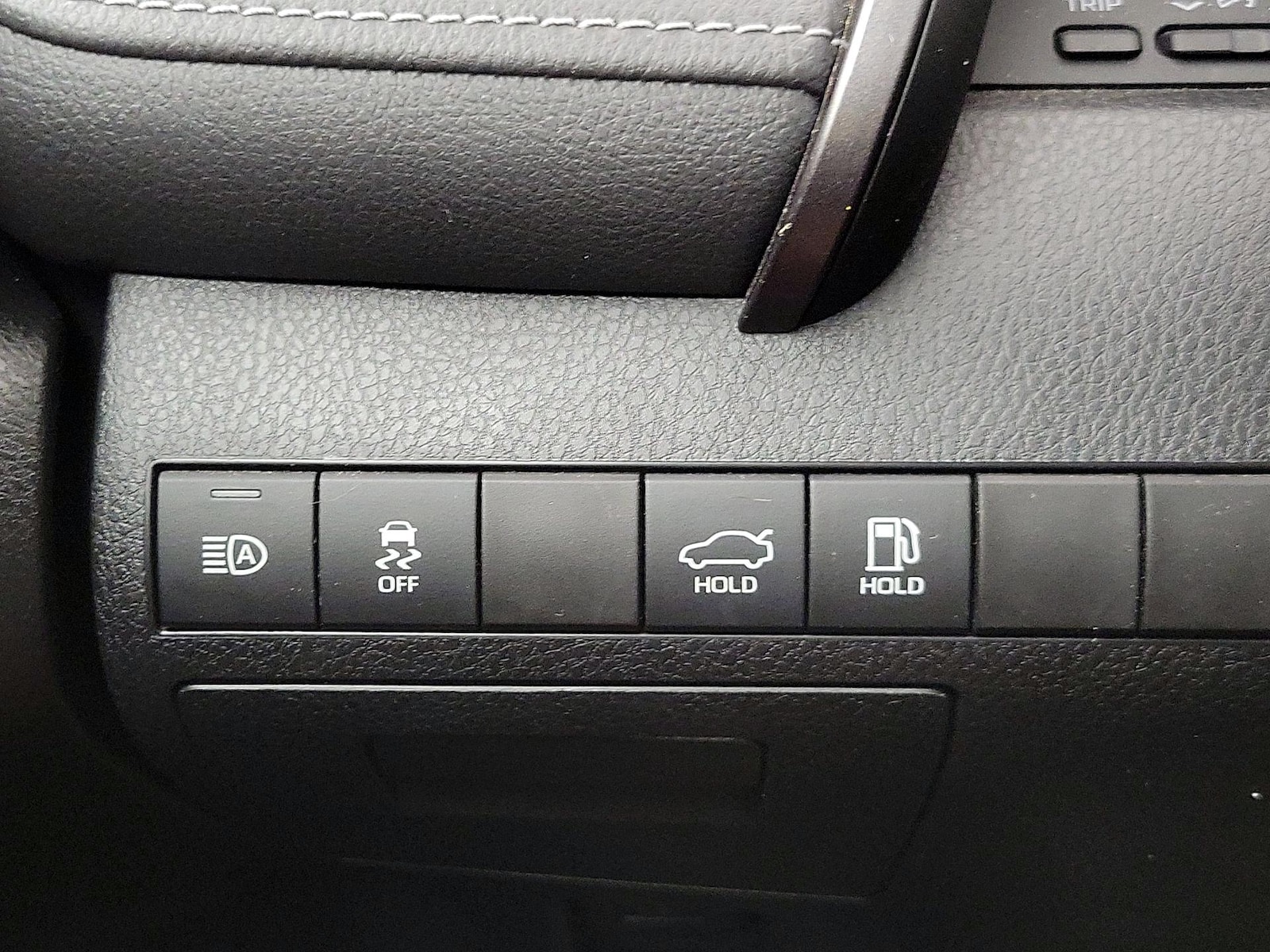 2023 Toyota Camry SE - Photo 14