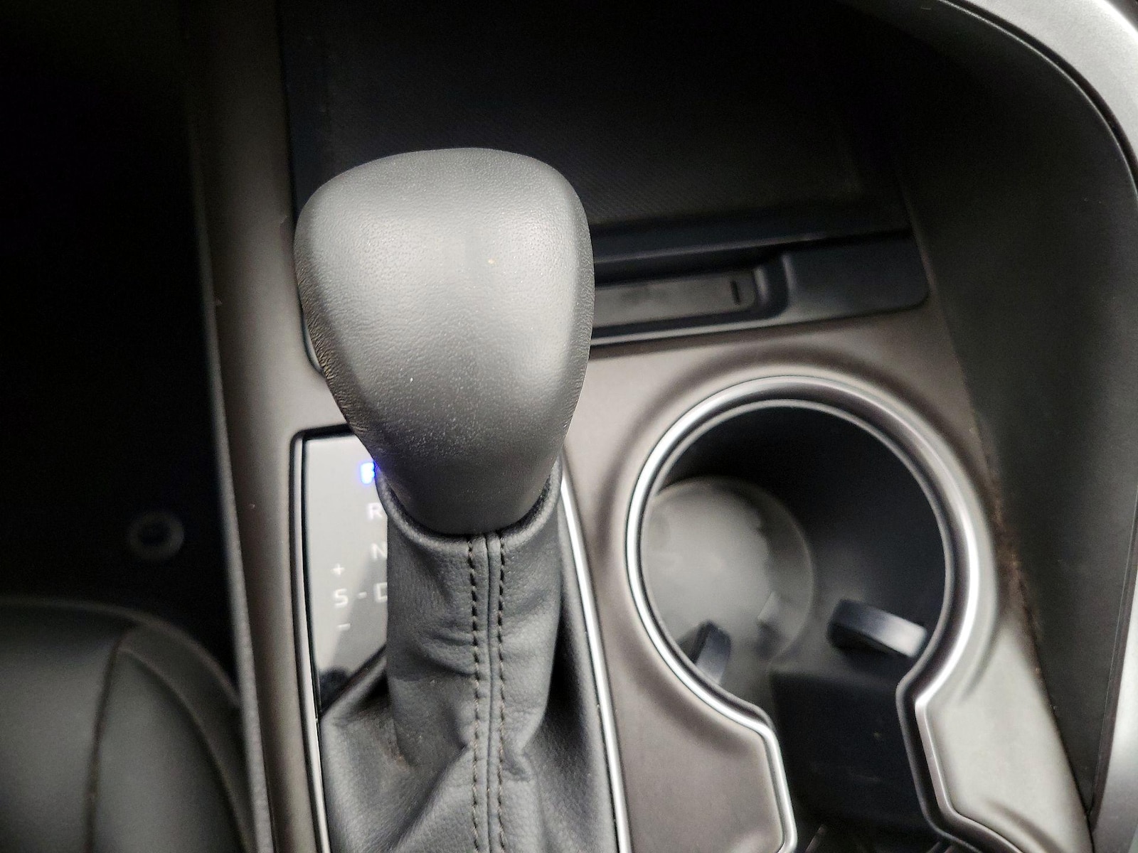 2023 Toyota Camry SE - Photo 18