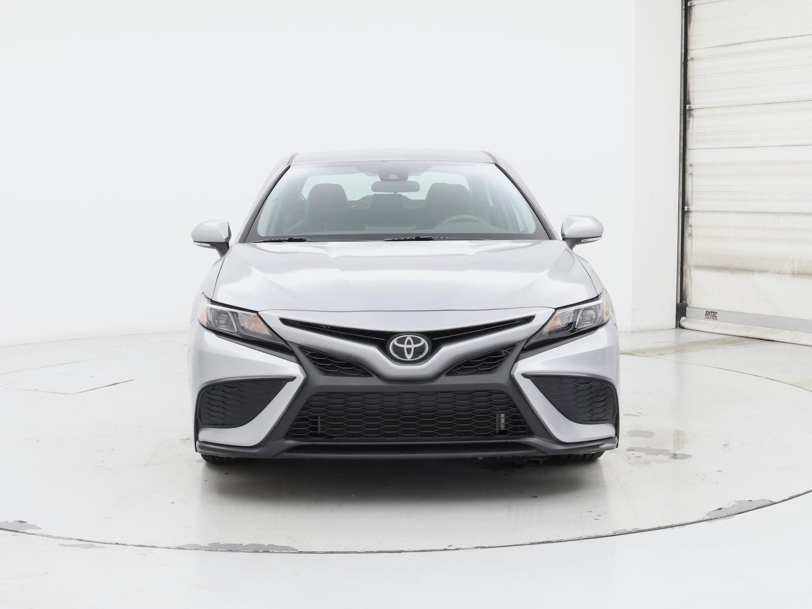 2023 Toyota Camry SE - Photo 6