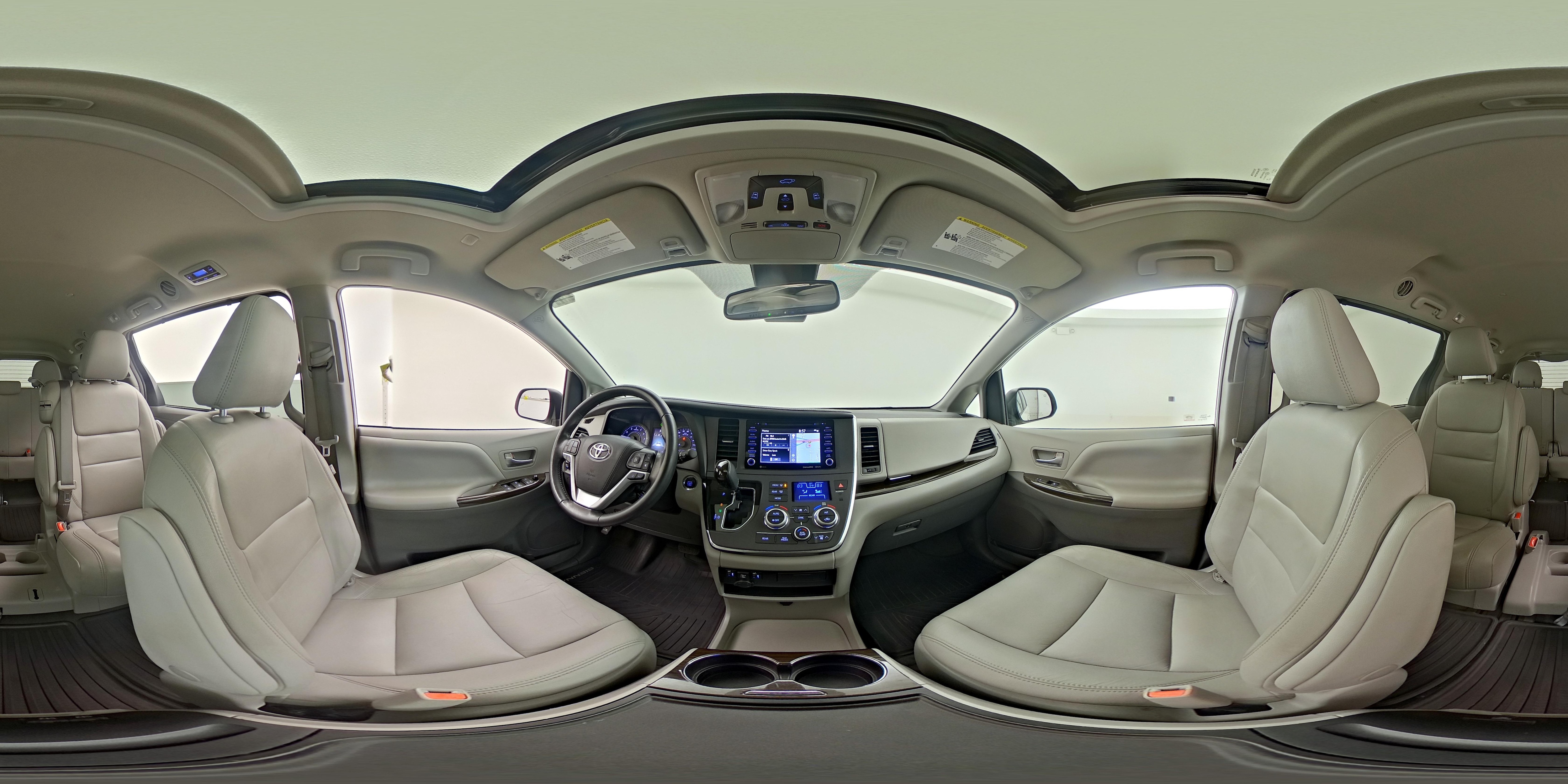 2019 Toyota Sienna XLE - Photo 26